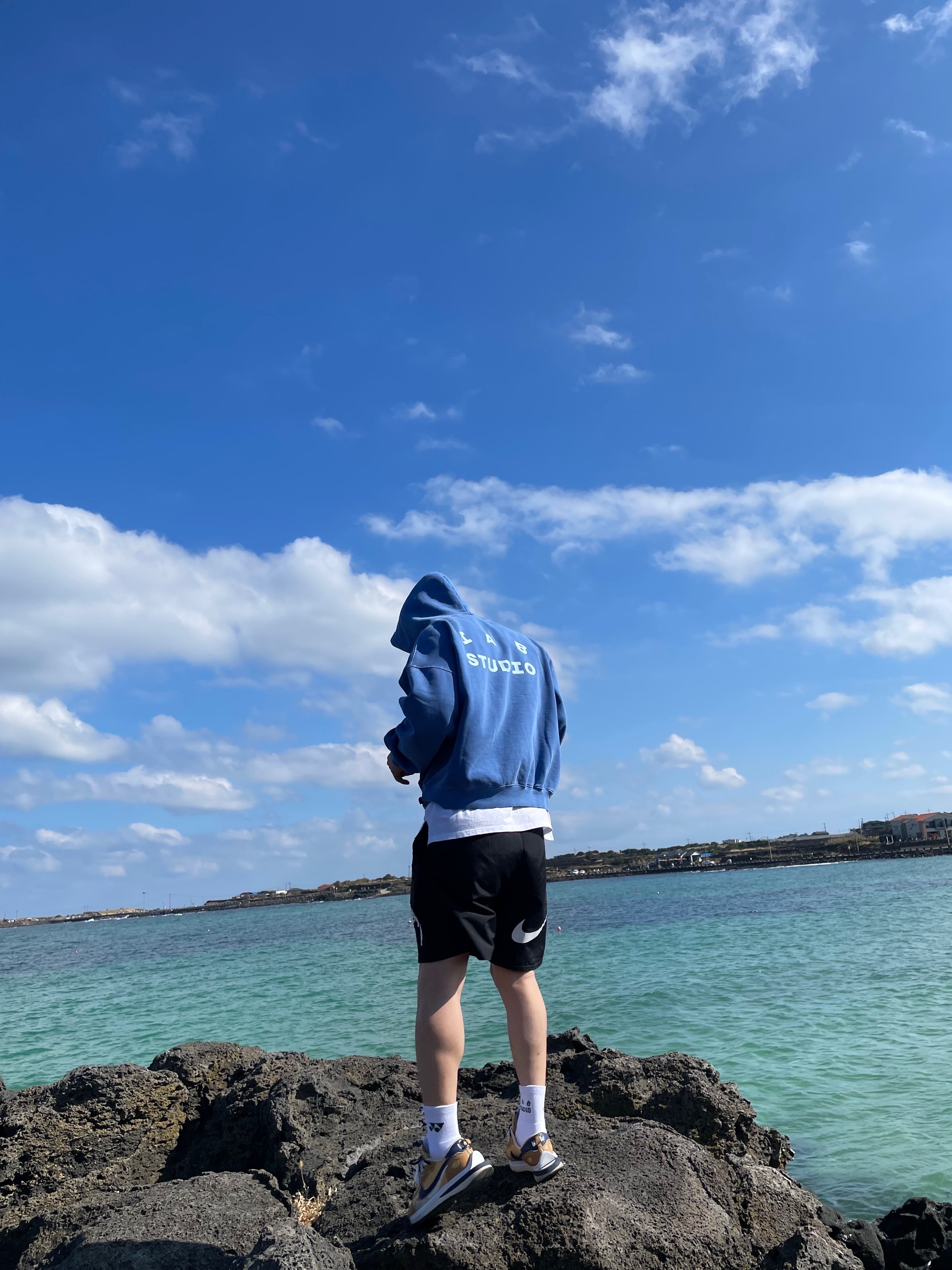 IAB Studio Pigment Hoodie Royal Blue - 22FW, Nike x Stussy Water Shorts Off Noir 착용 스타일 - 2