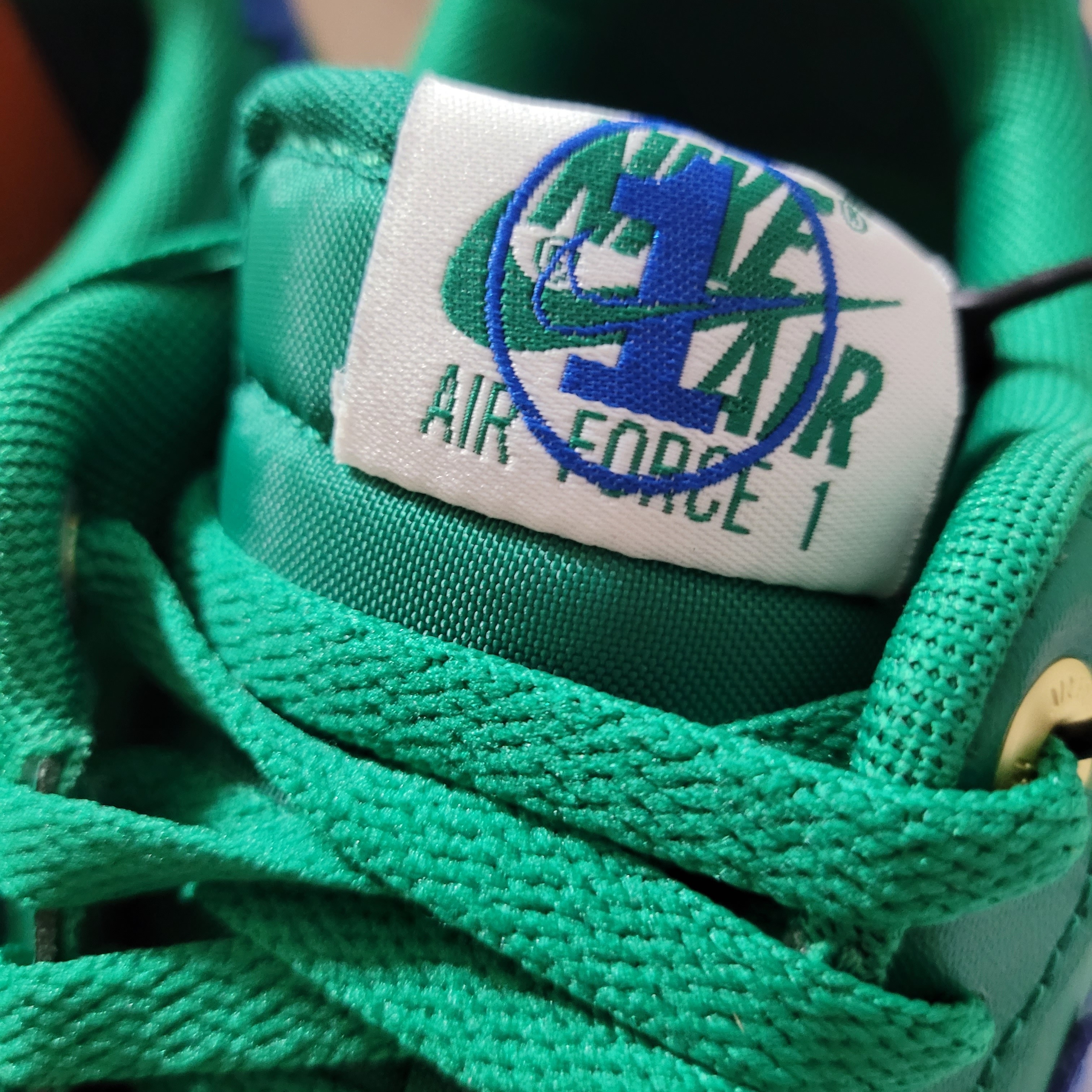 Nike Air Force 1 '07 LV8 40th Anniversary Join Forces Malachite Blue Jay 착용 스타일 - 4