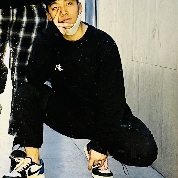 Jordan 1 x Travis Scott x Fragment Retro Low OG SP Military Blue, Stussy Basic Stussy LS T-Shirt Black 2022 착용 스타일