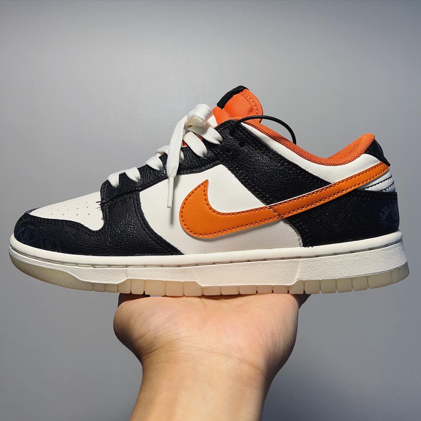 Nike Dunk Low Retro PRM Halloween, (GS) Nike Dunk Low PRM Halloween 착용 스타일 - 2