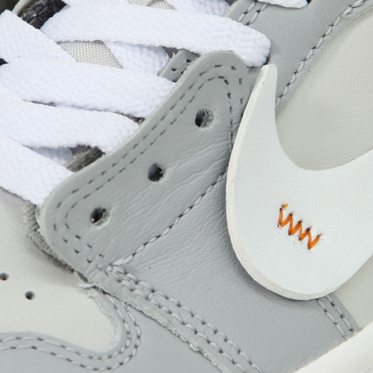 Jordan 1 Low Golf Wolf Grey 착용 스타일 - 5