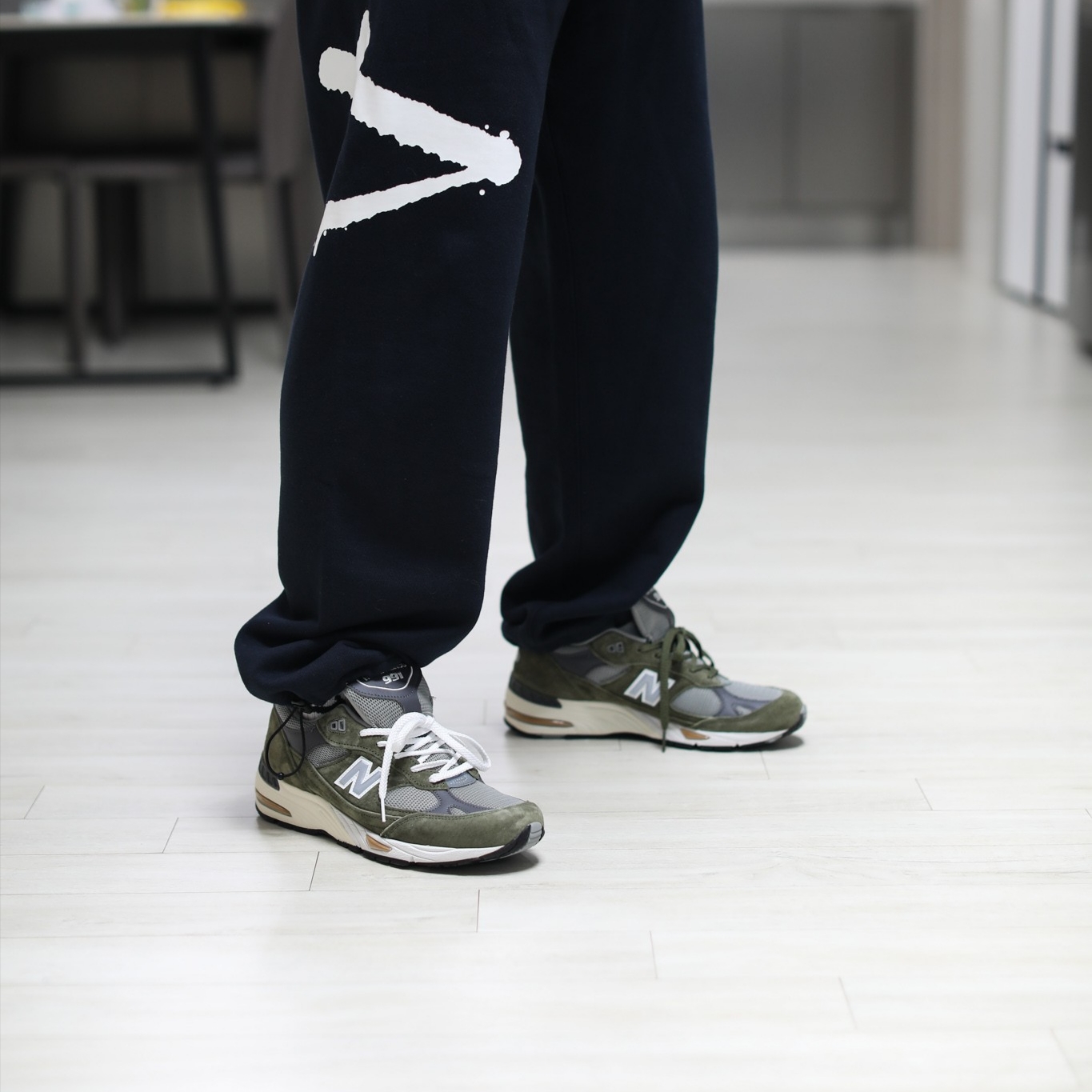 New Balance 991 Made in UK Green Grey 착용 스타일 - 1