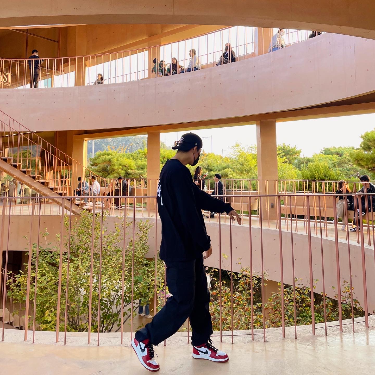 Jordan 1.5 Retro Chicago 2015, Stussy Basic Stussy LS T-Shirt Black 2022 착용 스타일 - 2