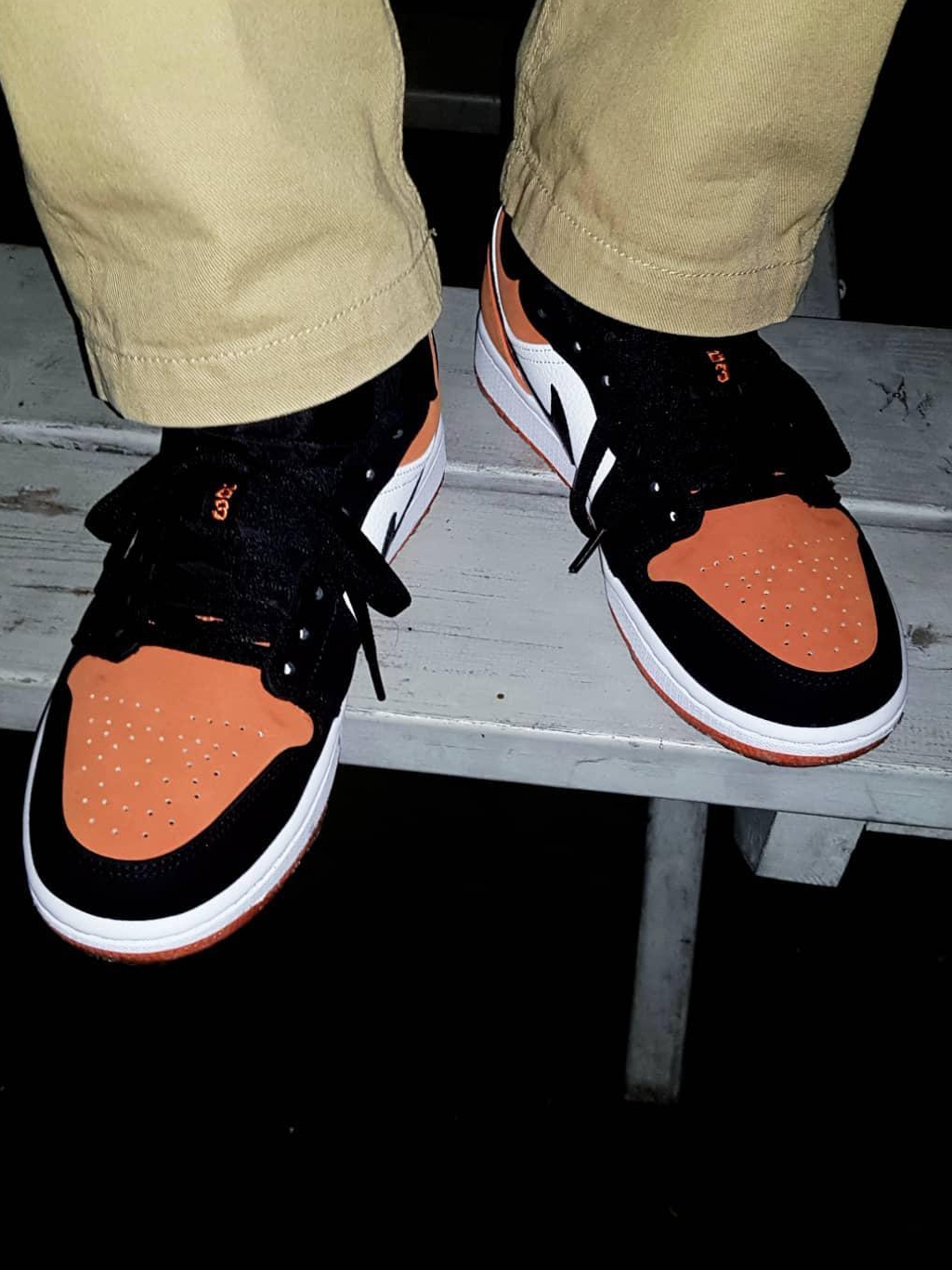 Jordan 1 Low Shattered Backboard 착용 스타일