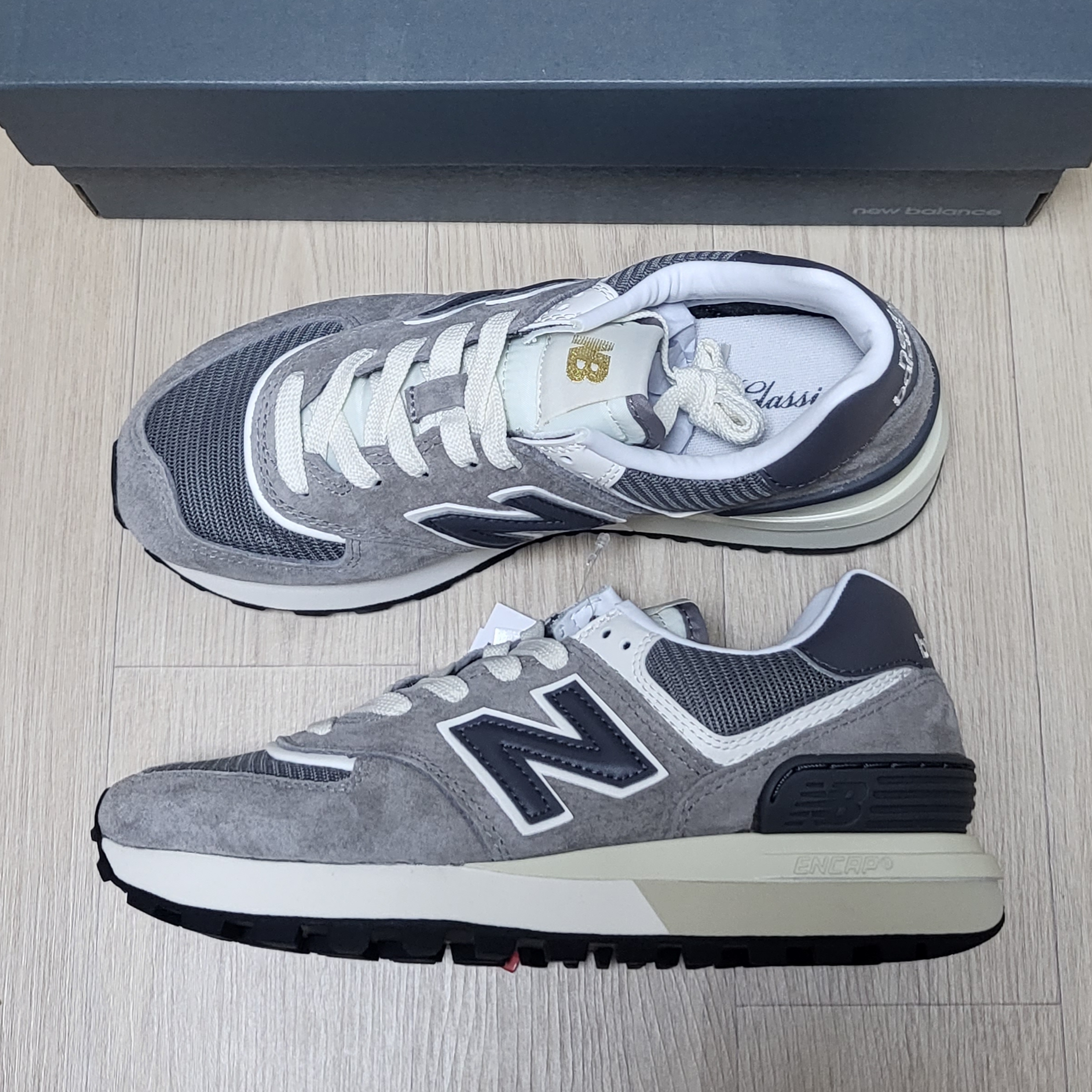 New Balance 574 Legacy Grey 착용 스타일 - 2