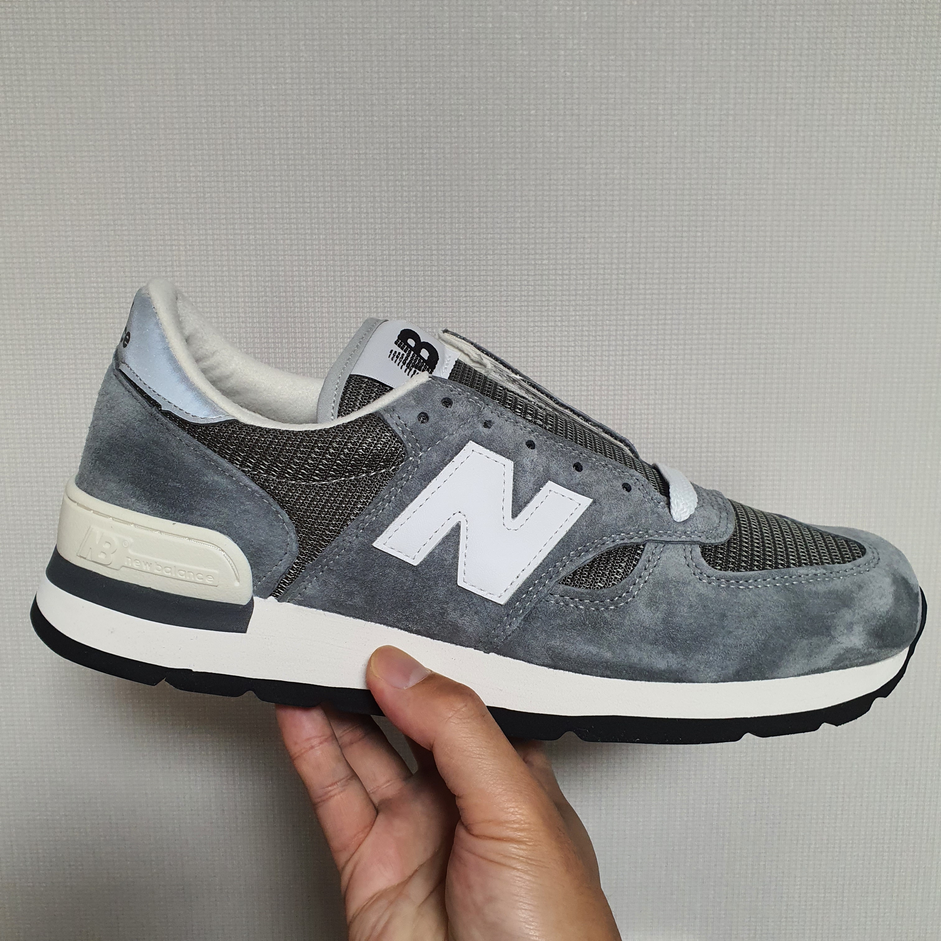 New Balance 990v1 Made in USA Grey White 착용 스타일