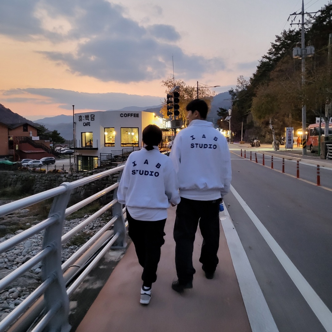 IAB Studio Half Zip Pullover Light Gray, Nike x Supreme Air Force 1 Low Black 착용 스타일