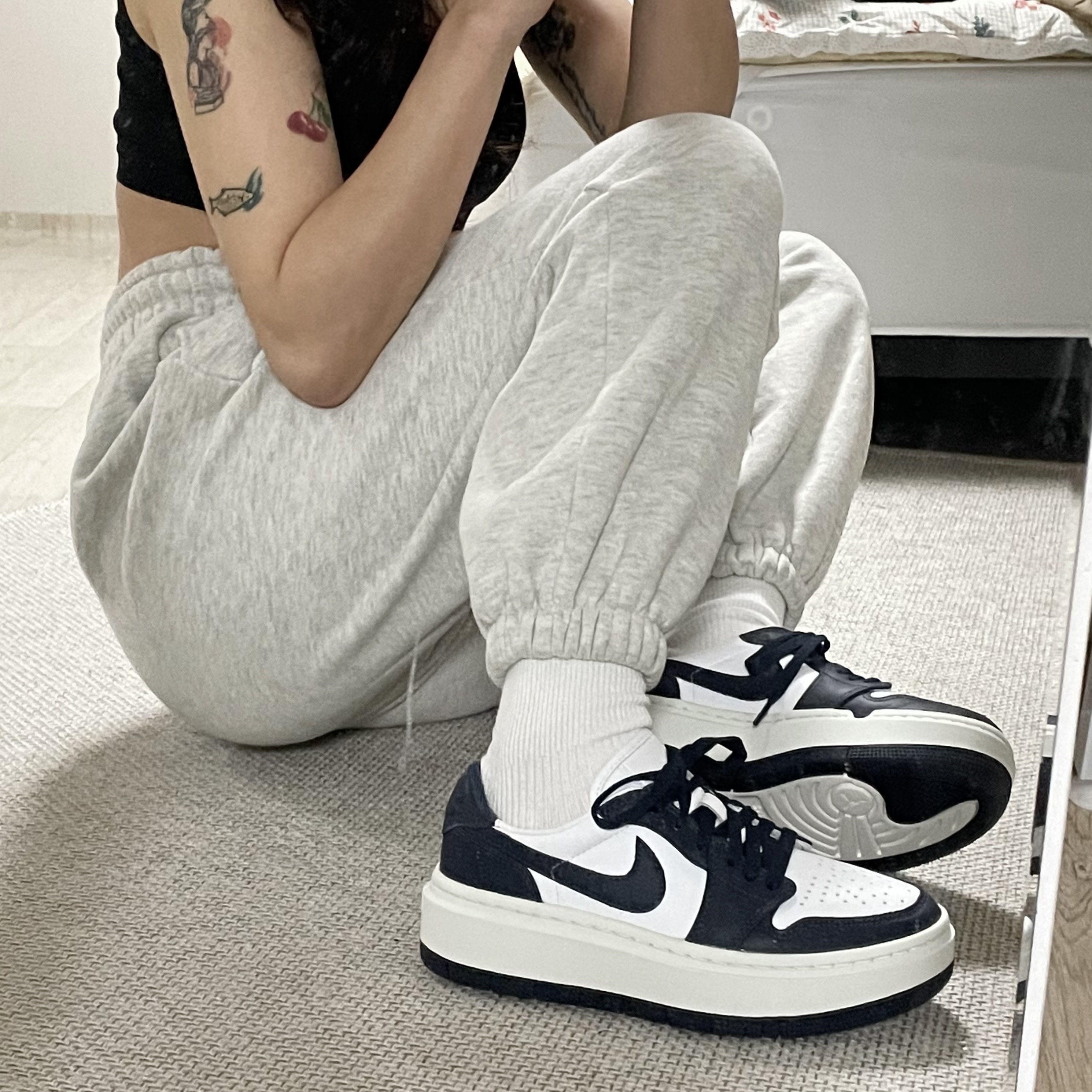 (W) Jordan 1 Elevate Low Midnight Navy 착용 스타일 - 2