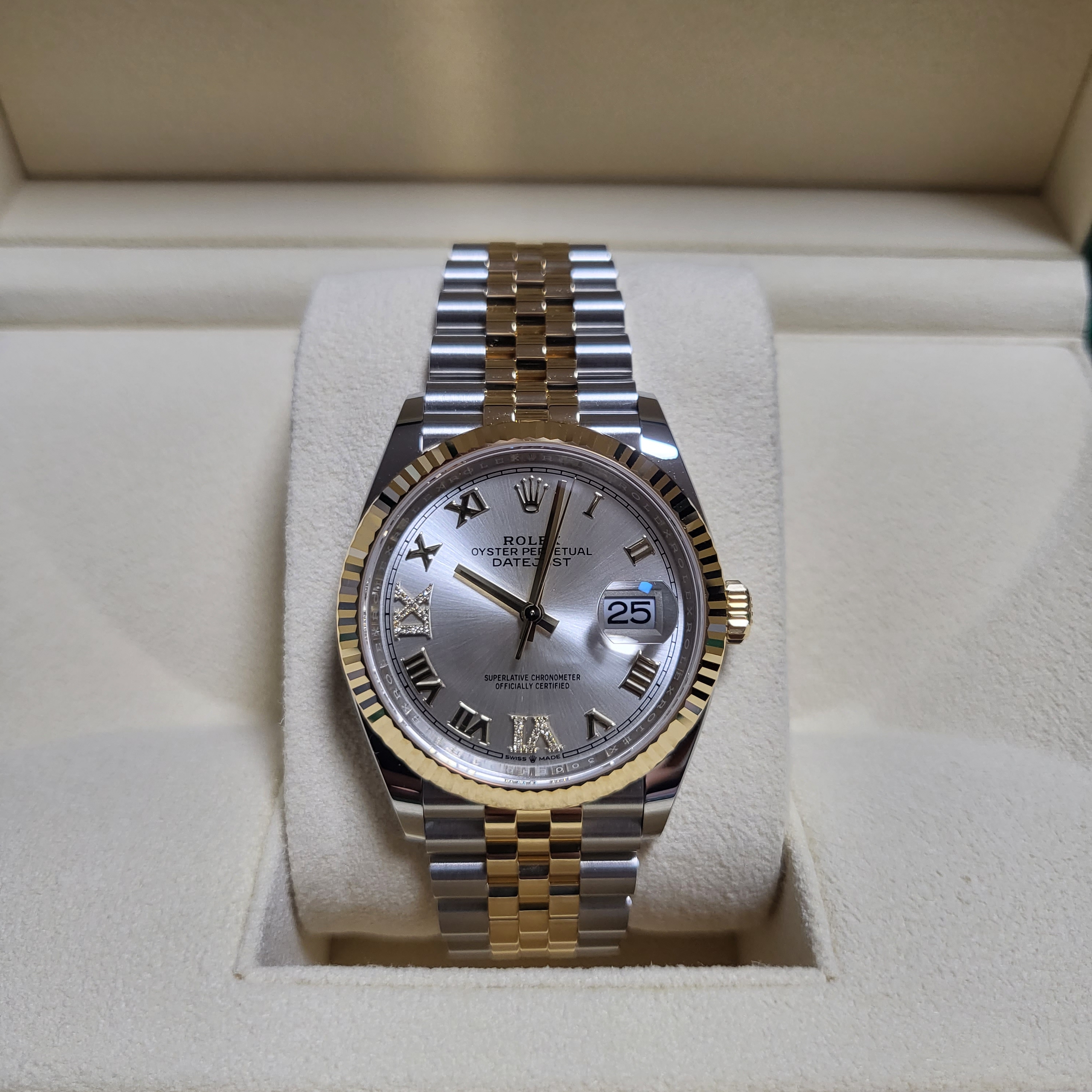 Rolex Datejust 36mm 126233 Silver Roman Diamond-Set Jubilee 착용 스타일