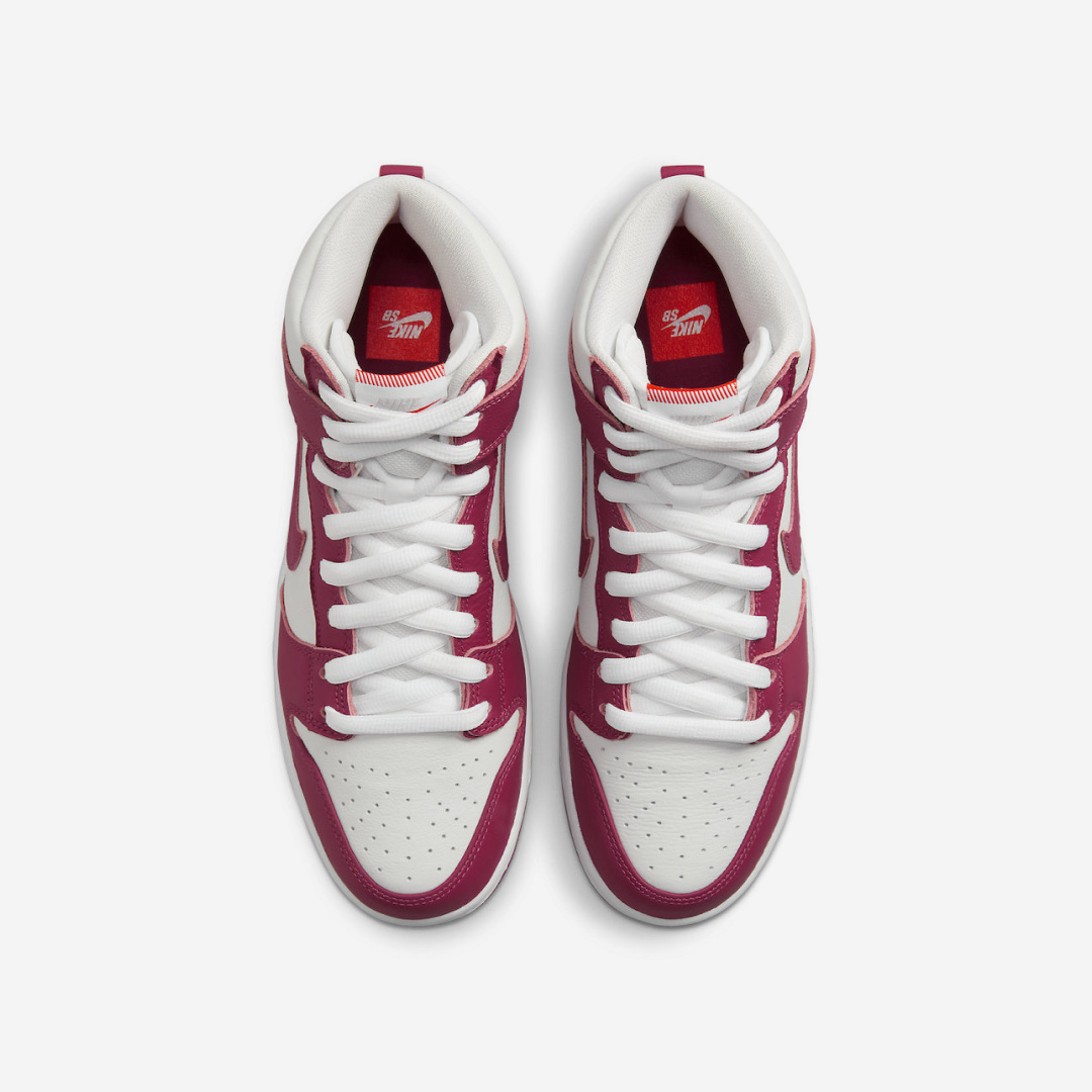 Nike SB Dunk High Pro ISO Sweet Beet White 착용 스타일 - 4