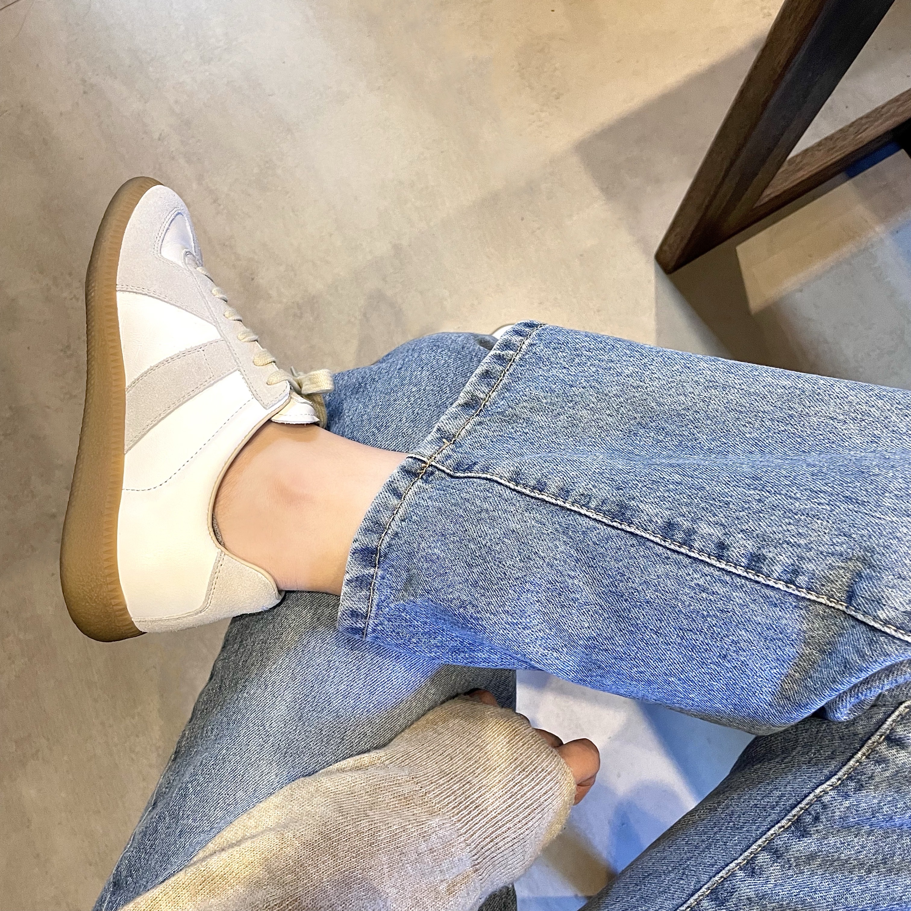 Maison Margiela Calfskin Replica Sneakers 착용 스타일