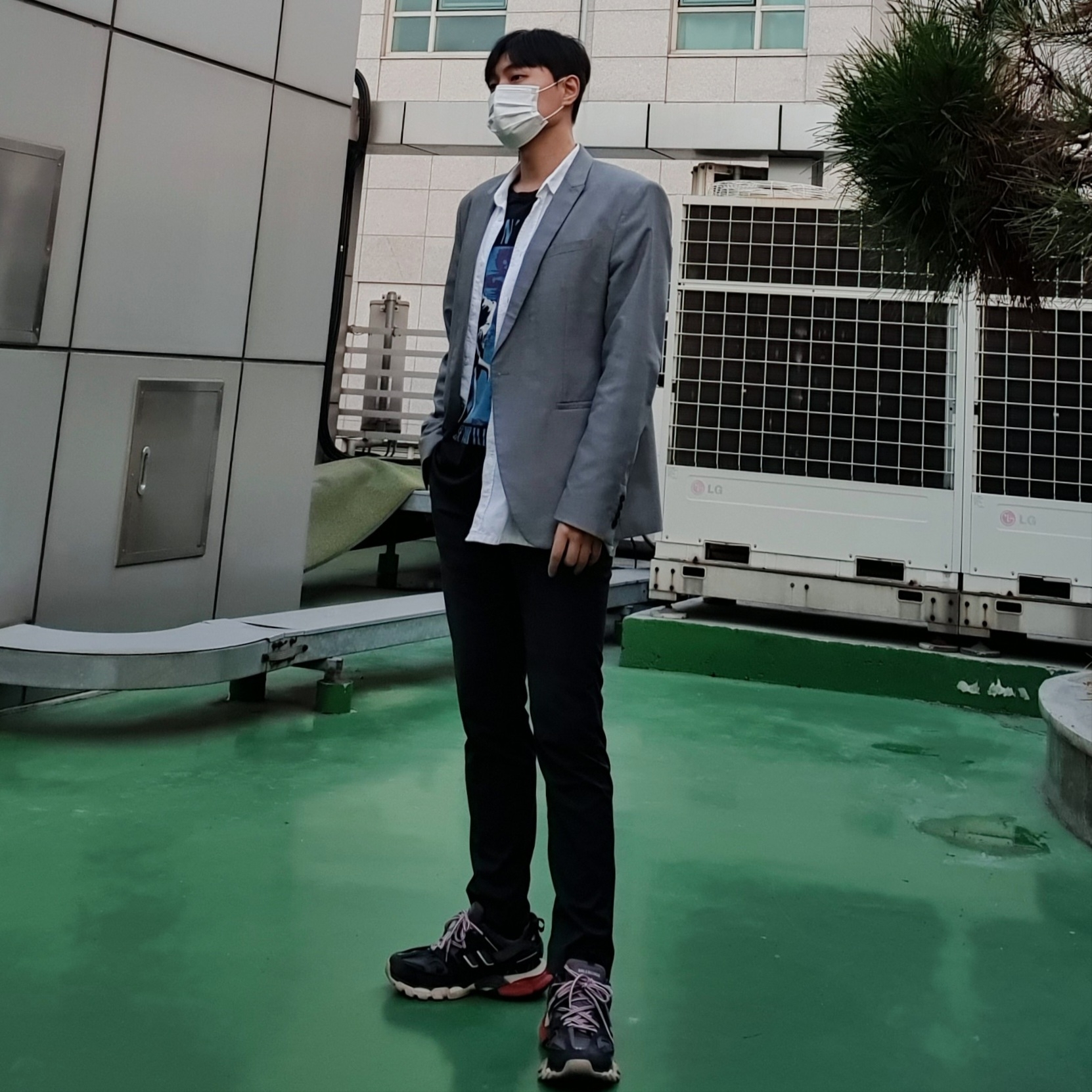 Balenciaga Track Sneakers Black Red 2019 착용 스타일