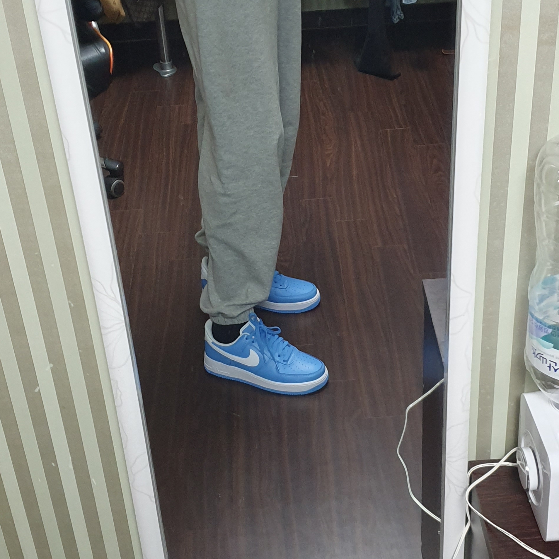 Nike Air Force 1 '07 Low University Blue 착용 스타일 - 3