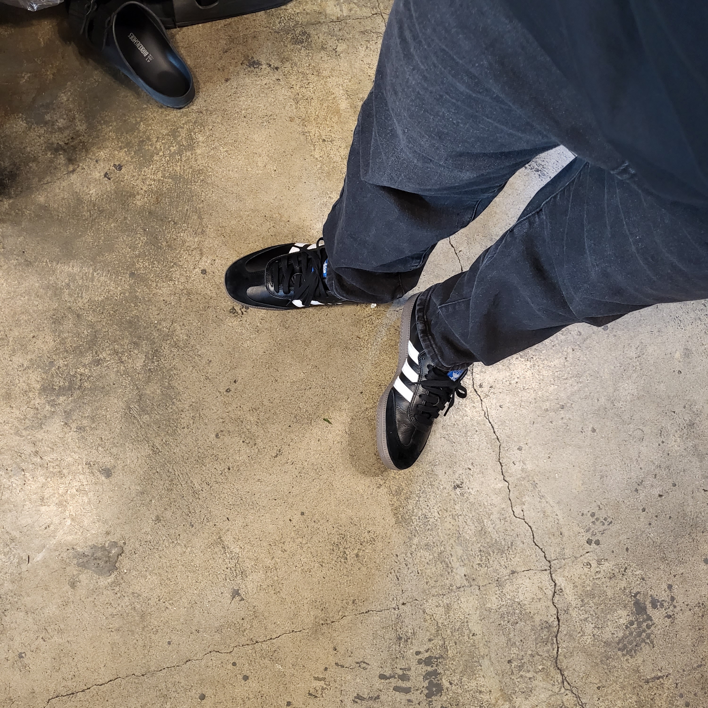 Adidas Samba OG Black White Gum 착용 스타일