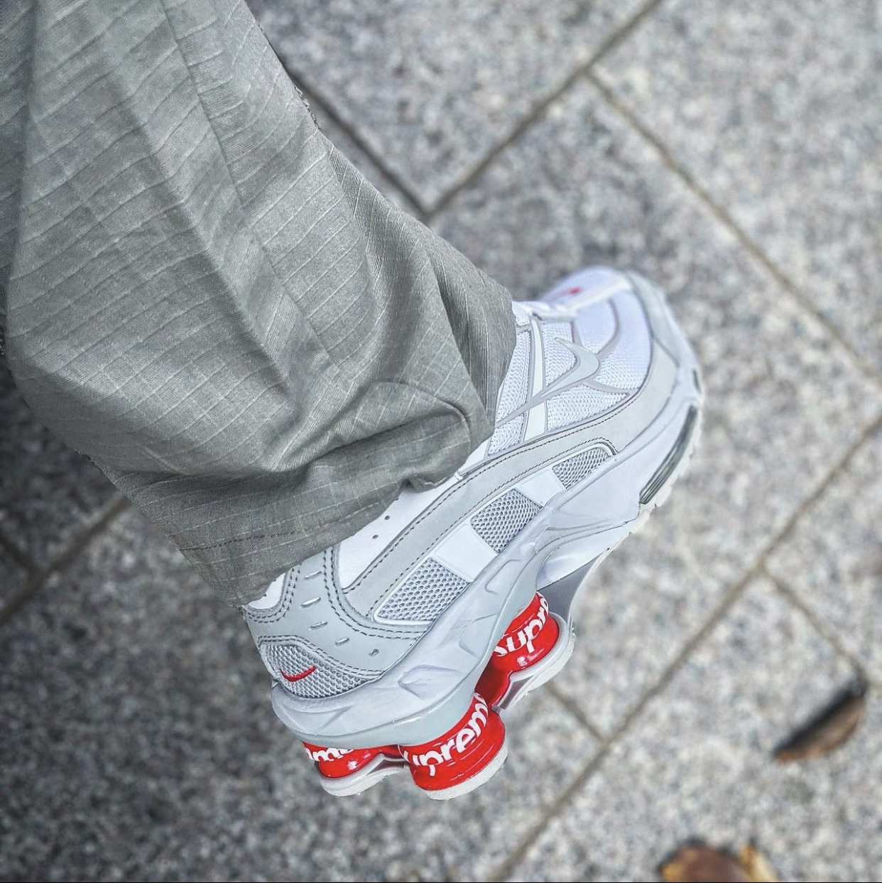 Nike x Supreme Shox Ride 2 SP White 착용 스타일 - 5