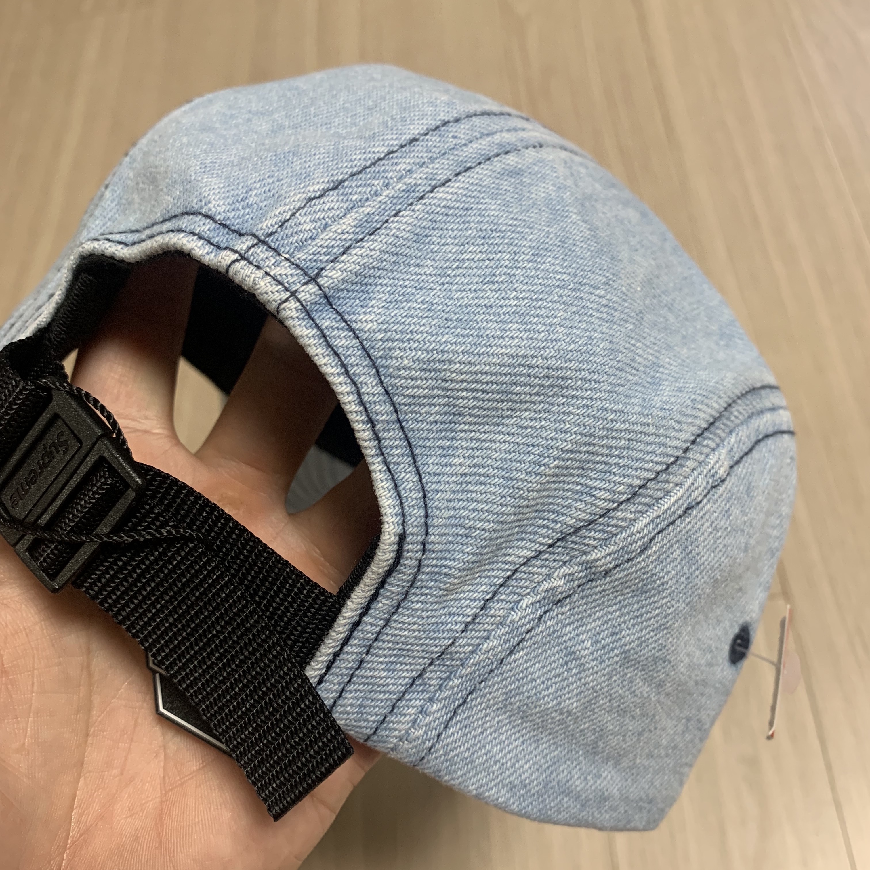 Supreme Denim Camp Cap Washed Blue - 22FW 착용 스타일 - 3