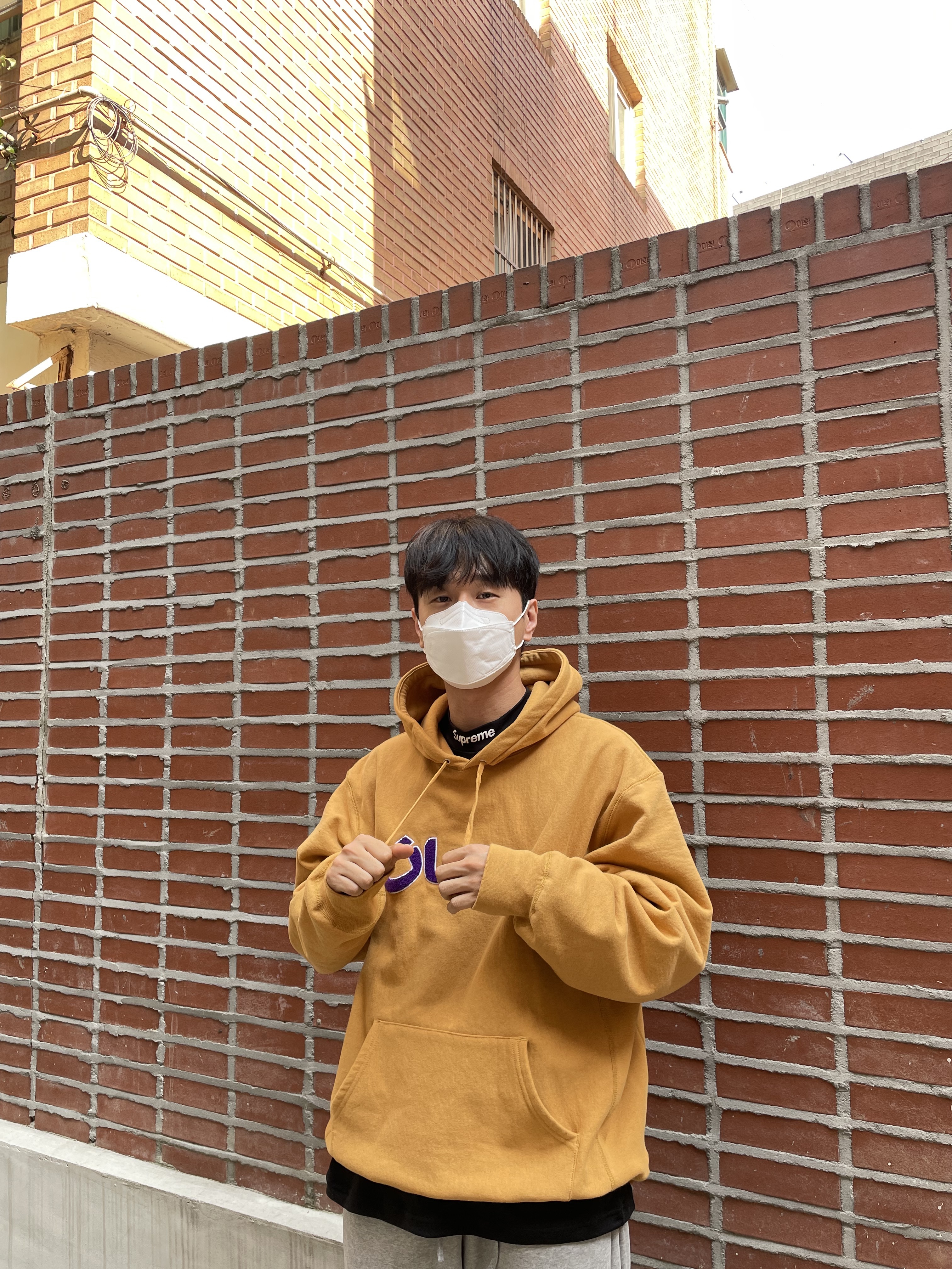 Supreme Arabic Logo Hooded Sweatshirt Light Mustard - 21FW, Supreme x Nike ACG Jersey Black - 22FW 착용 스타일 - 2