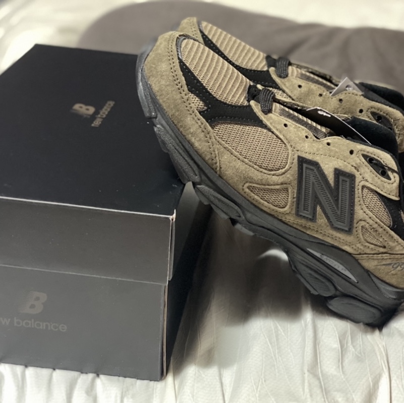 New Balance x JJJJound 990v3 Brown Black 착용 스타일 - 1