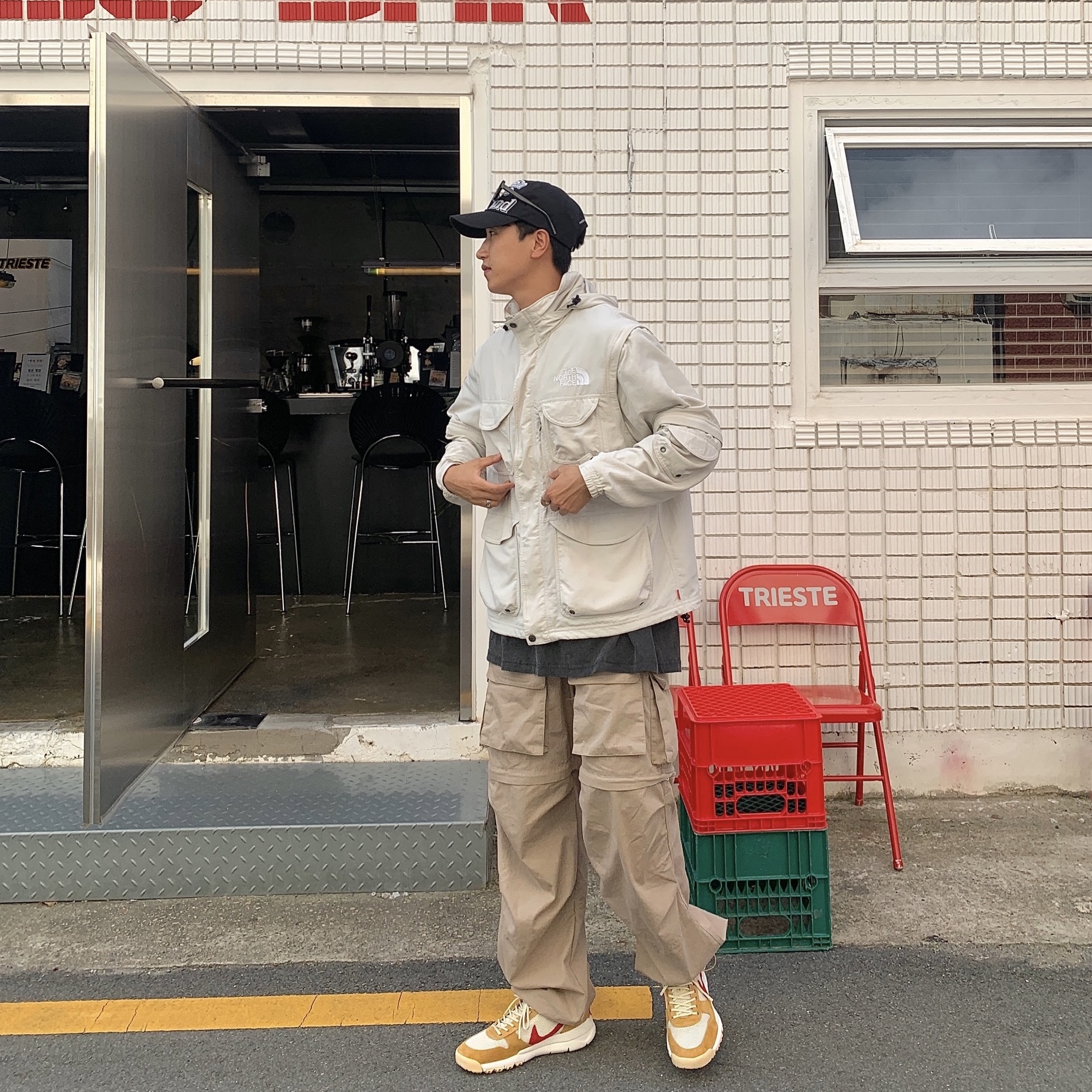 Supreme x The North Face Trekking Convertible Jacket Stone - 22SS 착용 스타일 - 1
