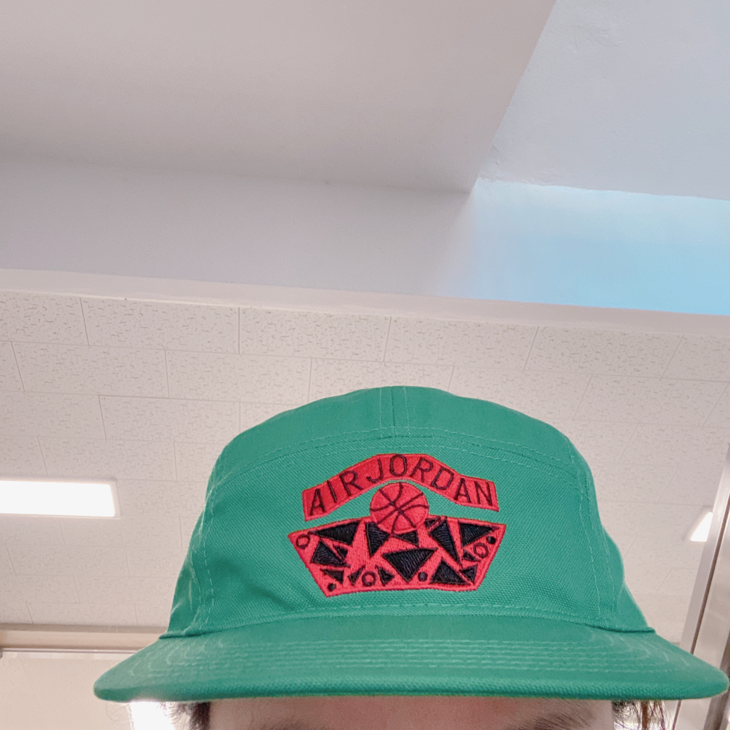 Jordan x Nina Chanel Abney AW84 Adjustable Hat Green 착용 스타일