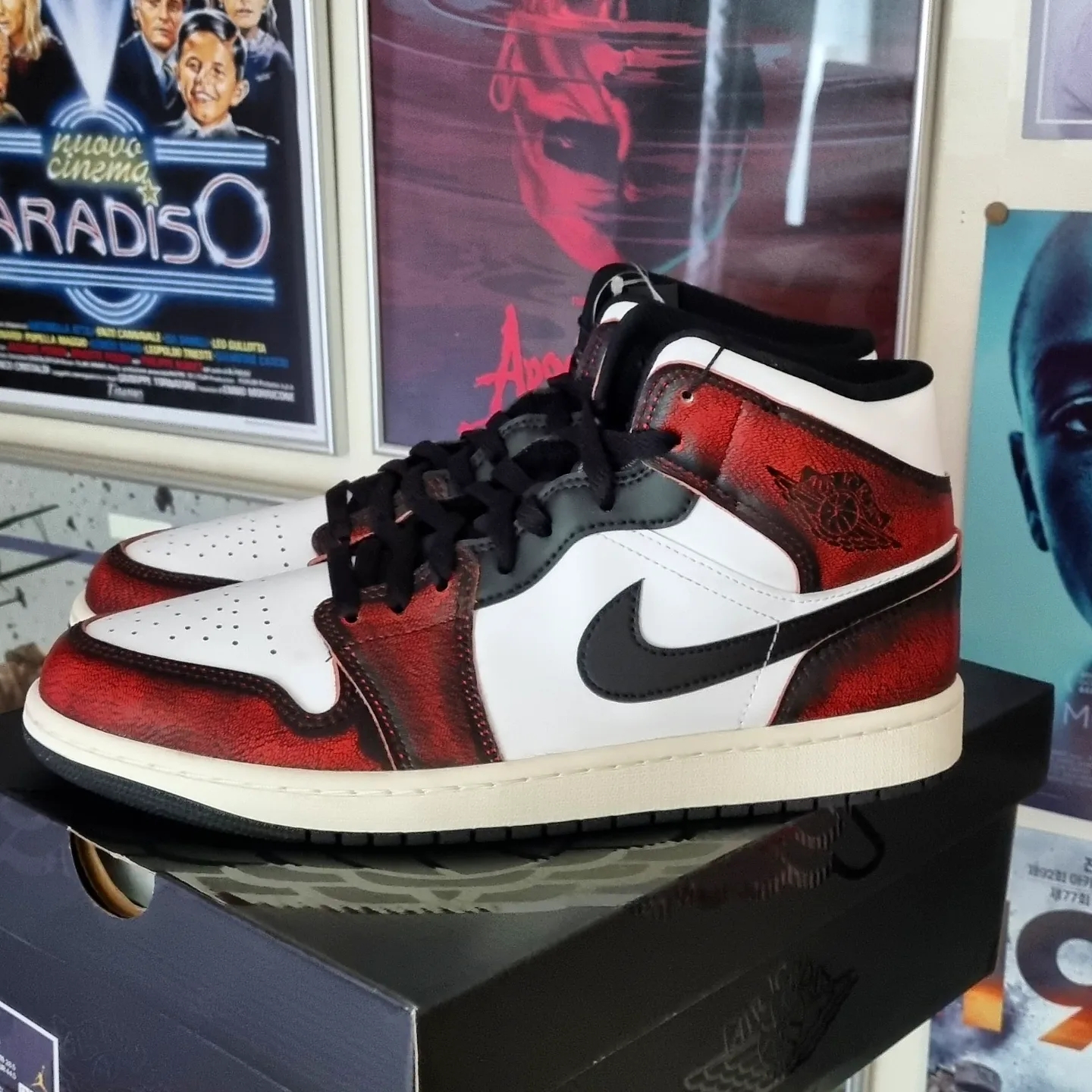 Jordan 1 Mid SE Infrared 23 착용 스타일 - 2