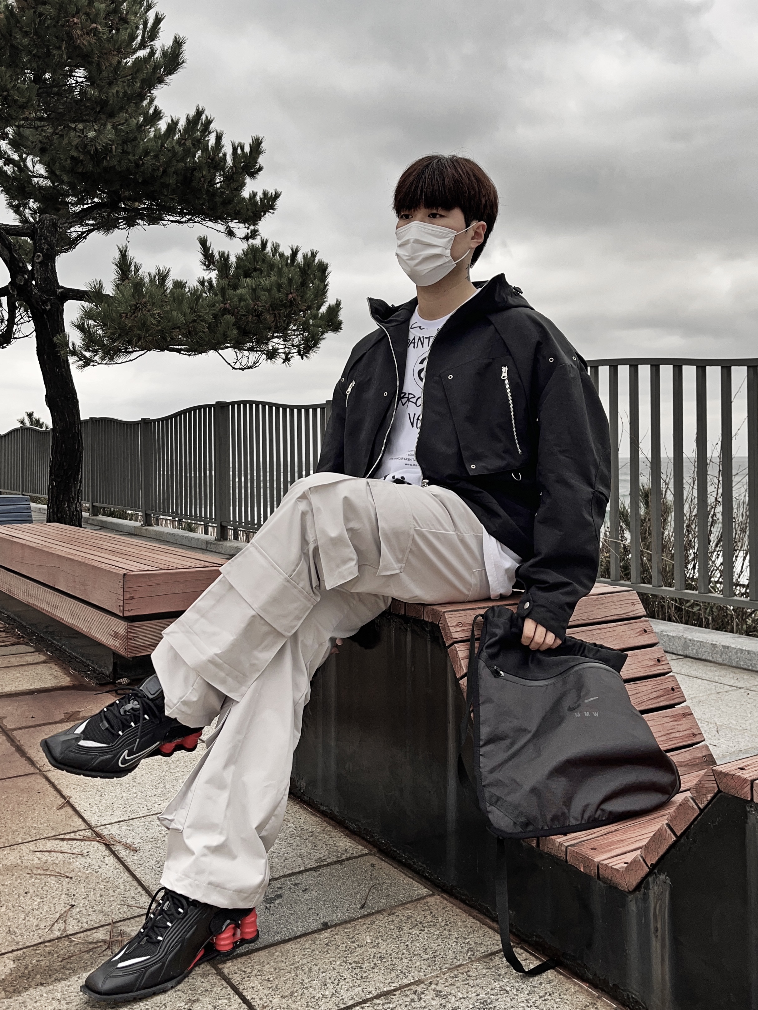 Nike x Martine Rose Shox MR4 Black, Stussy x Takahiromiyashita The Soloist 40 WT T-Shirt 착용 스타일 - 1
