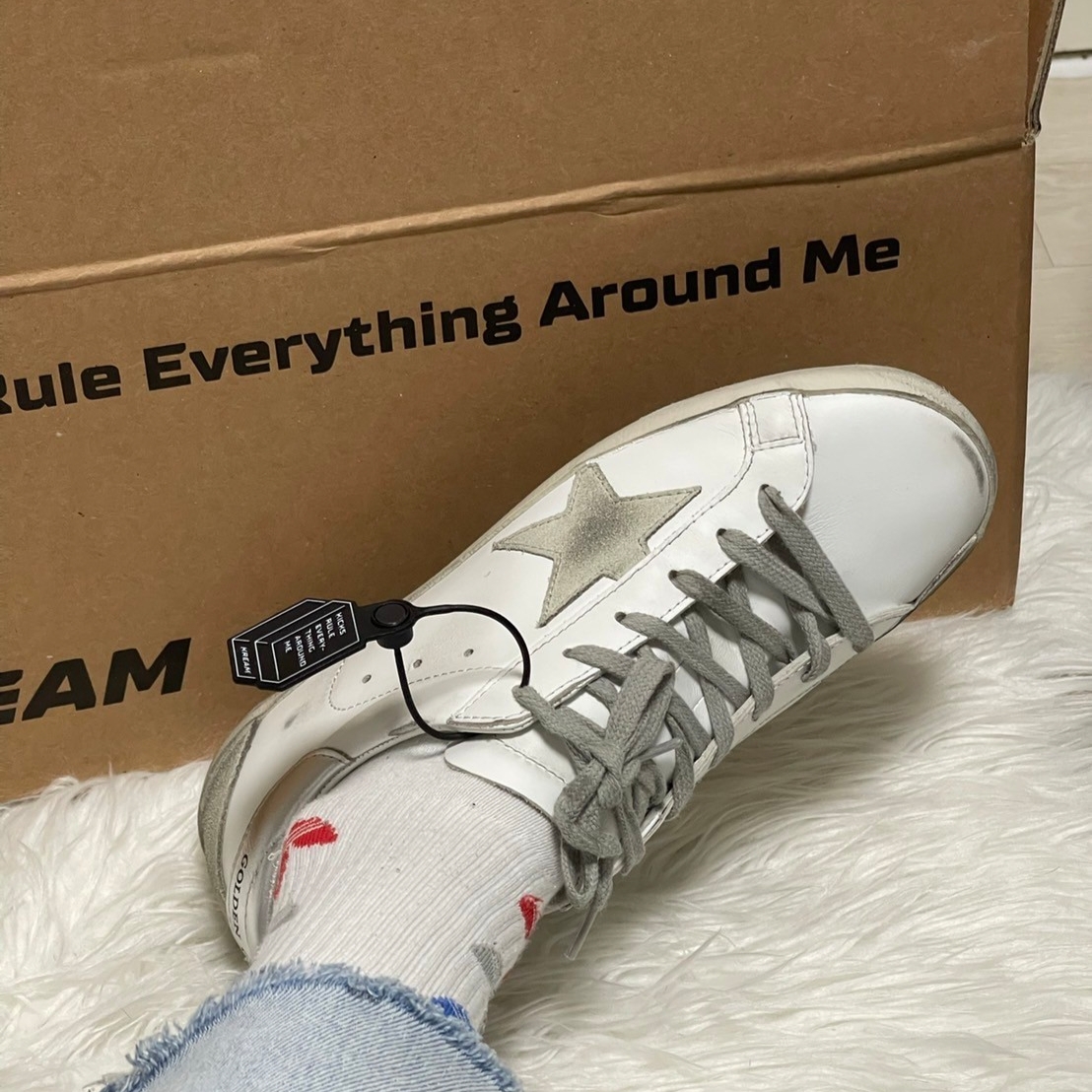 (W) Golden Goose Superstar White Silver Heel Tab Sneakers 착용 스타일 - 2