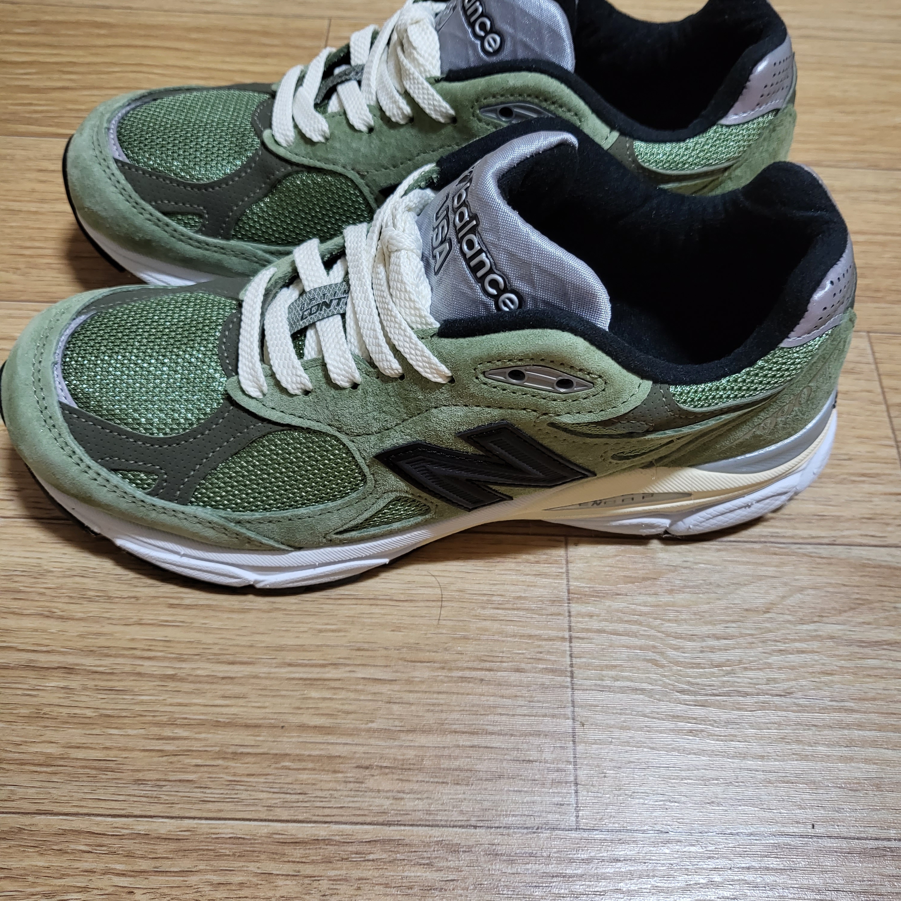 New Balance x JJJJound 990v3 Olive 착용 스타일