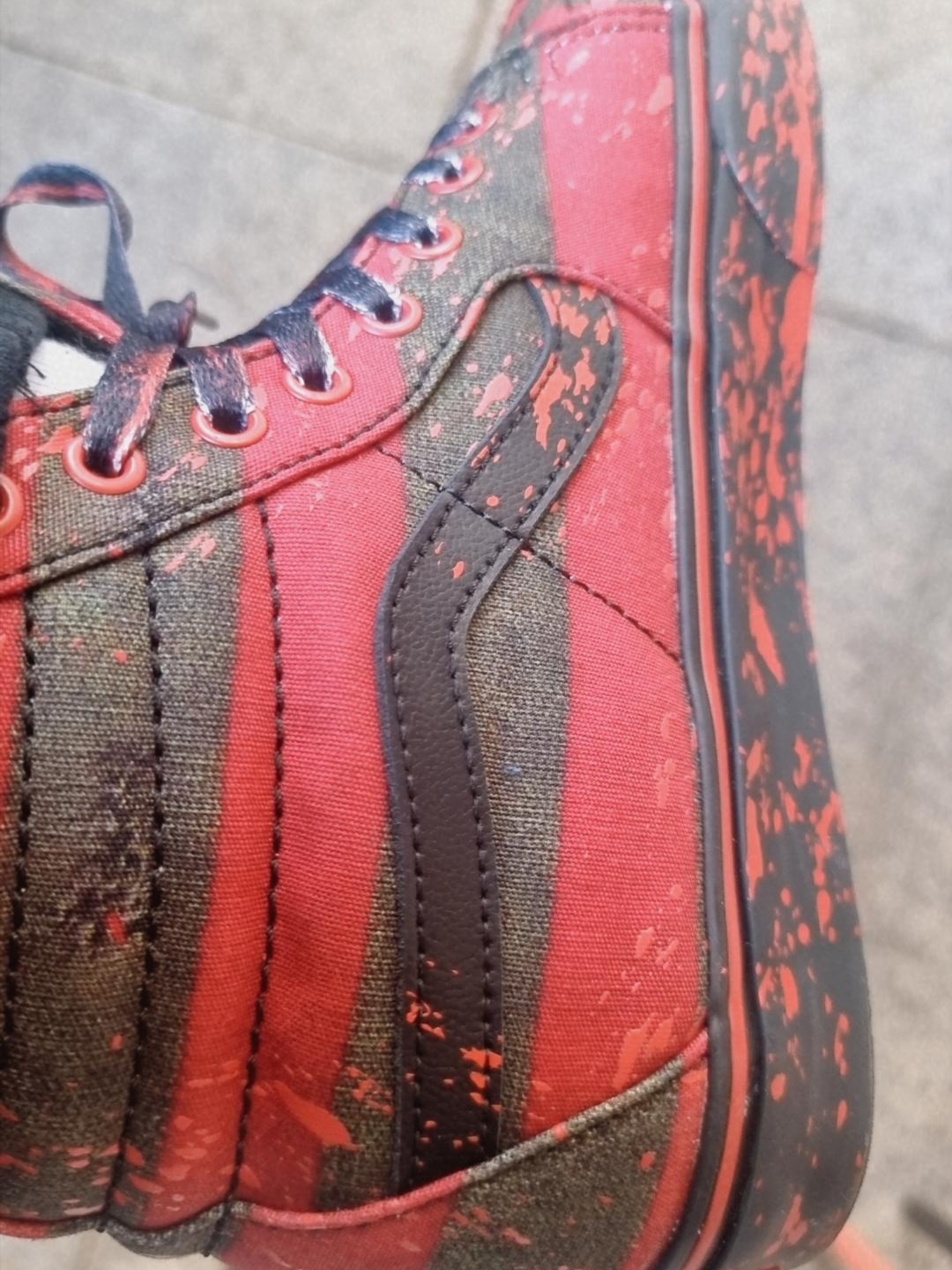 Vans x House of Terror Sk8-Hi Nightmare on Elm Street Freddy Krueger 착용 스타일 - 3
