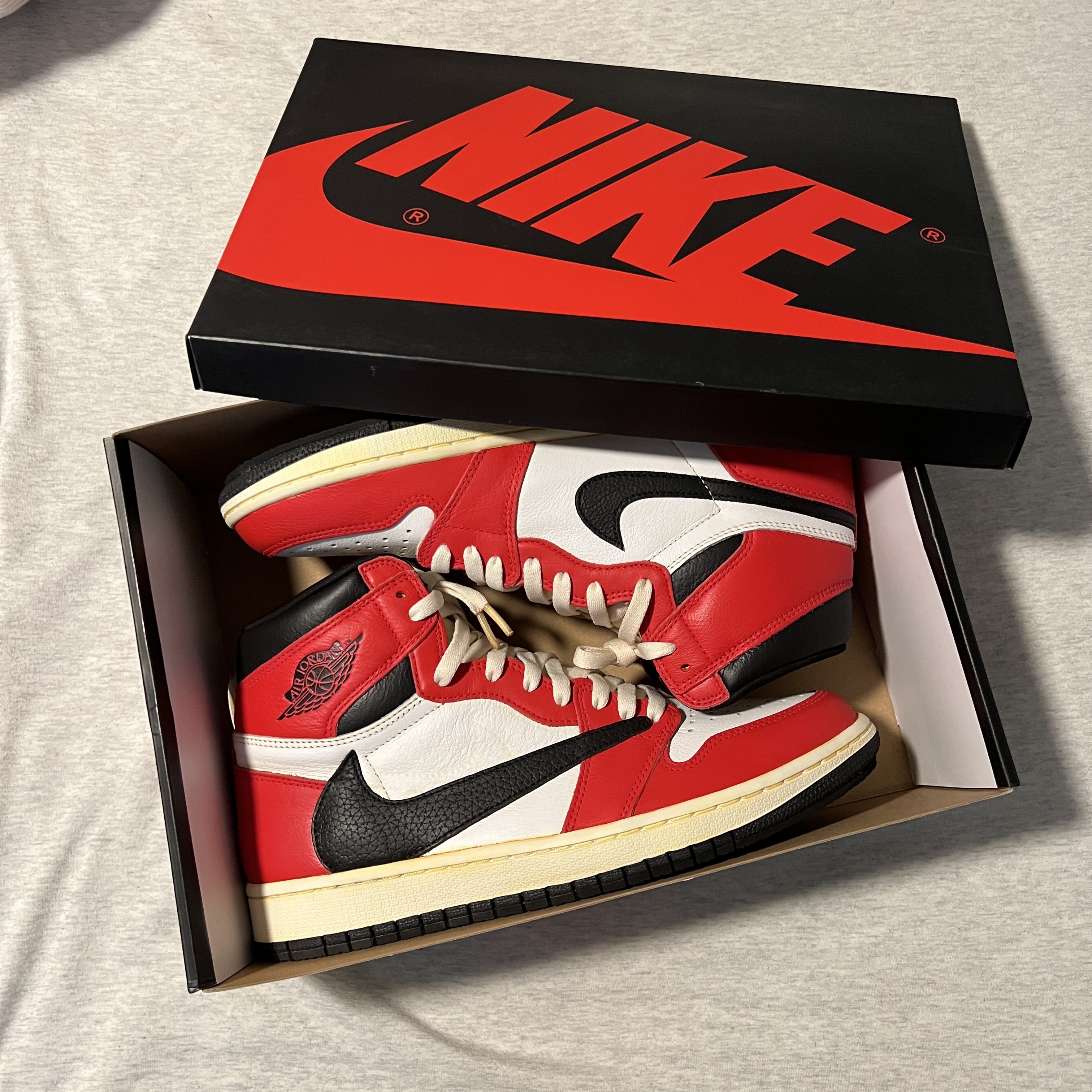 Jordan 1 Retro High OG Light Fusion Red 착용 스타일 - 1