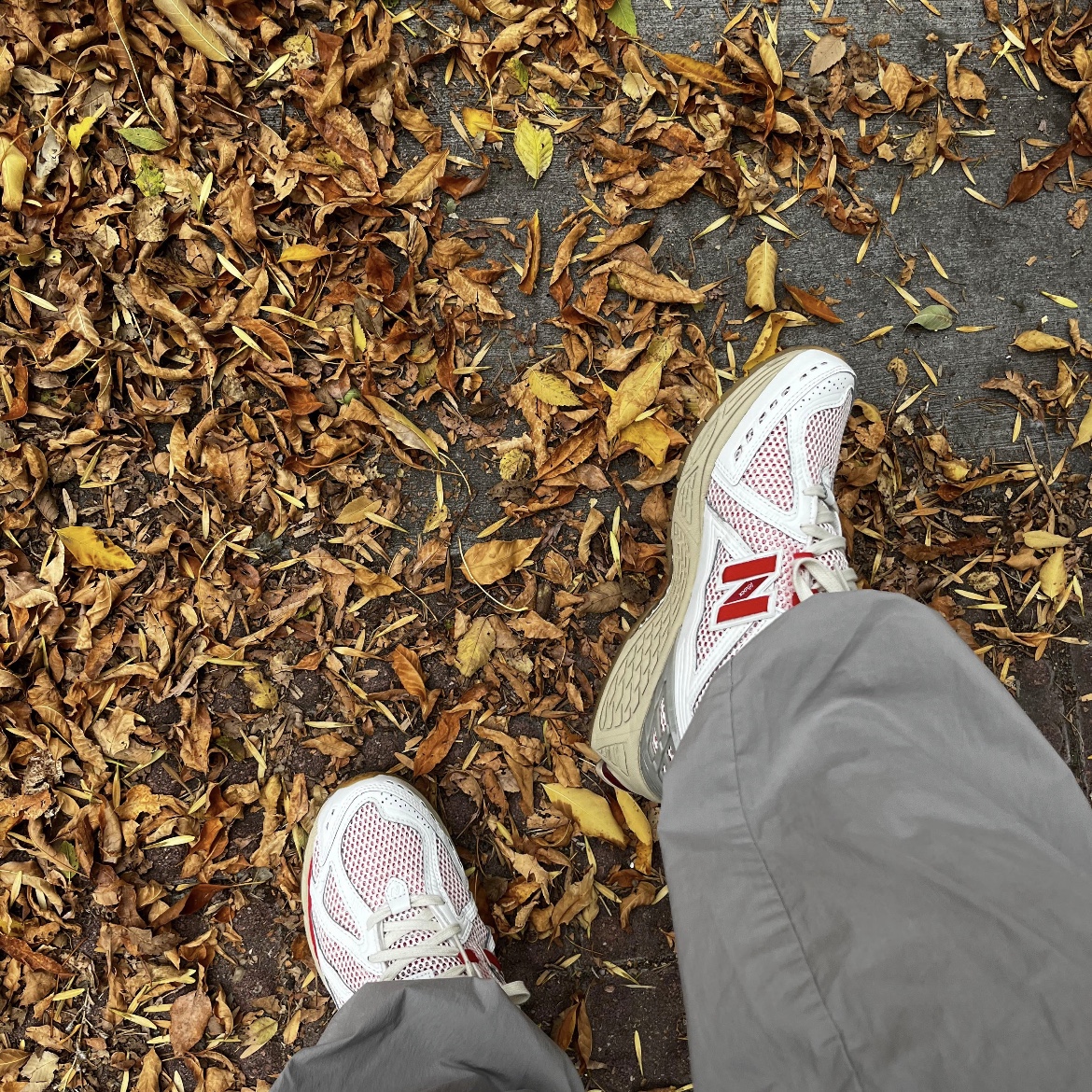 New Balance 1906R White Red 착용 스타일 - 3