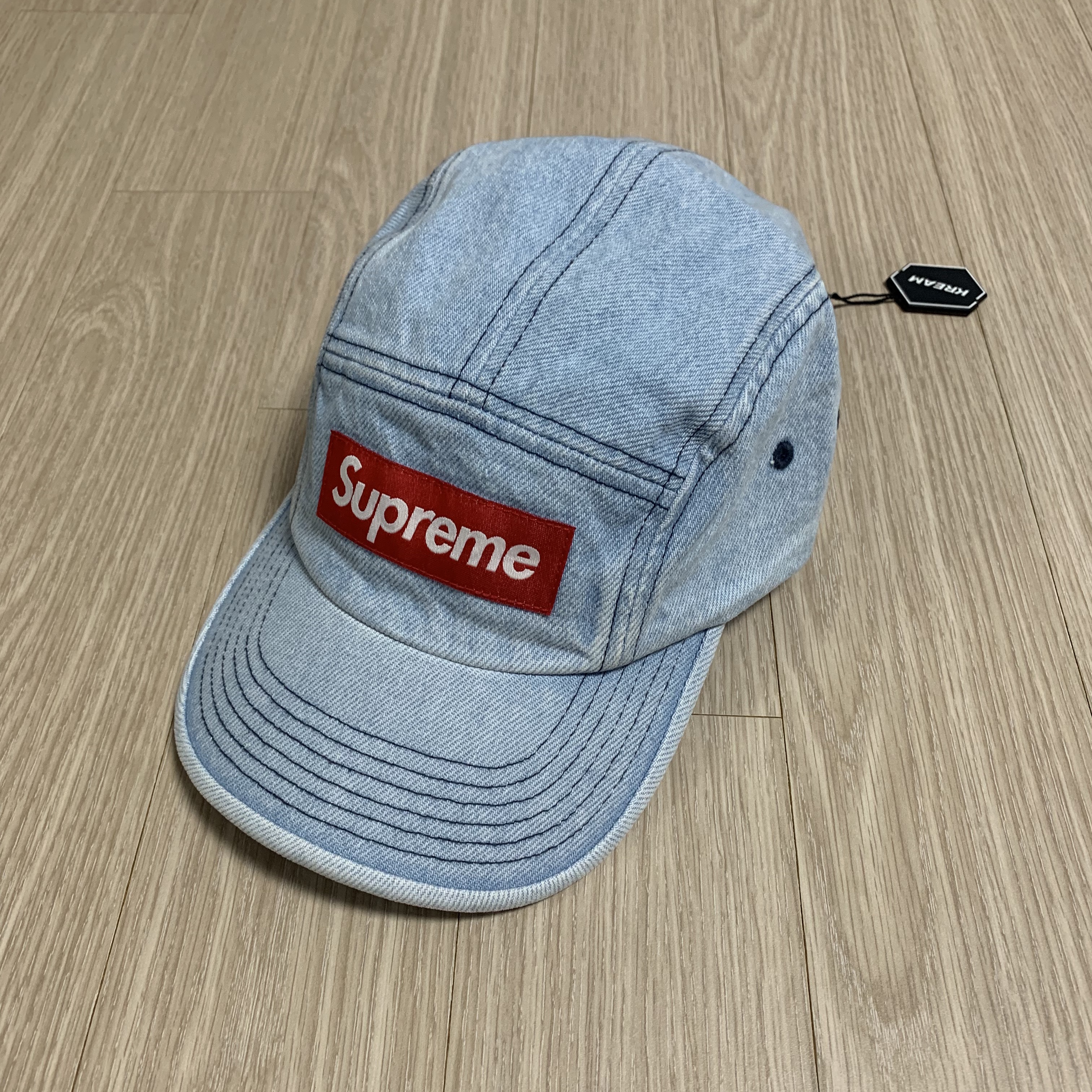 Supreme Denim Camp Cap Washed Blue - 22FW 착용 스타일 - 1