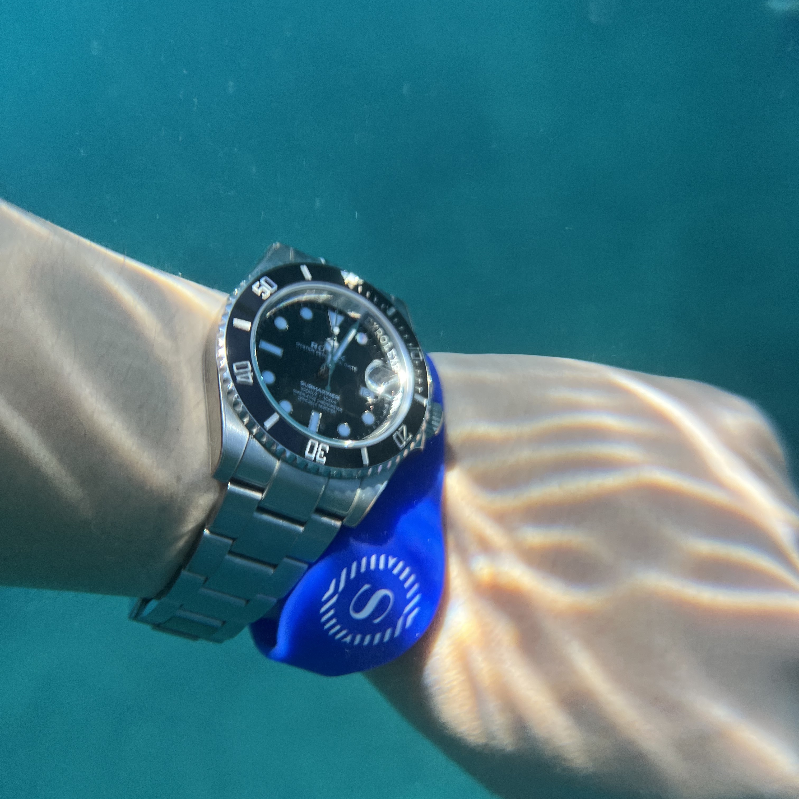Rolex Submariner Date 41mm 126610LN Black Oyster 착용 스타일