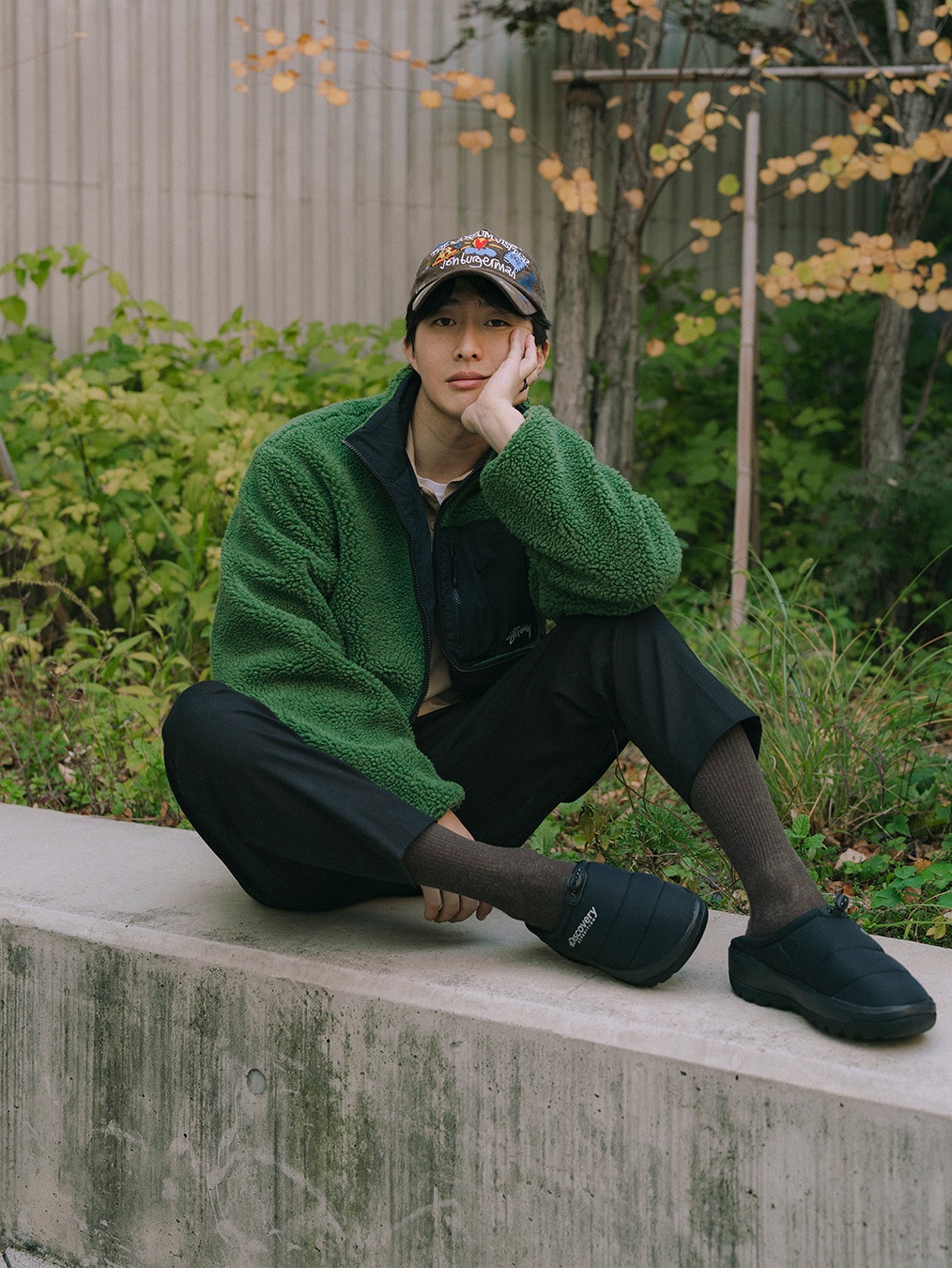 Stussy 8 Ball Sherpa Jacket Green 착용 스타일