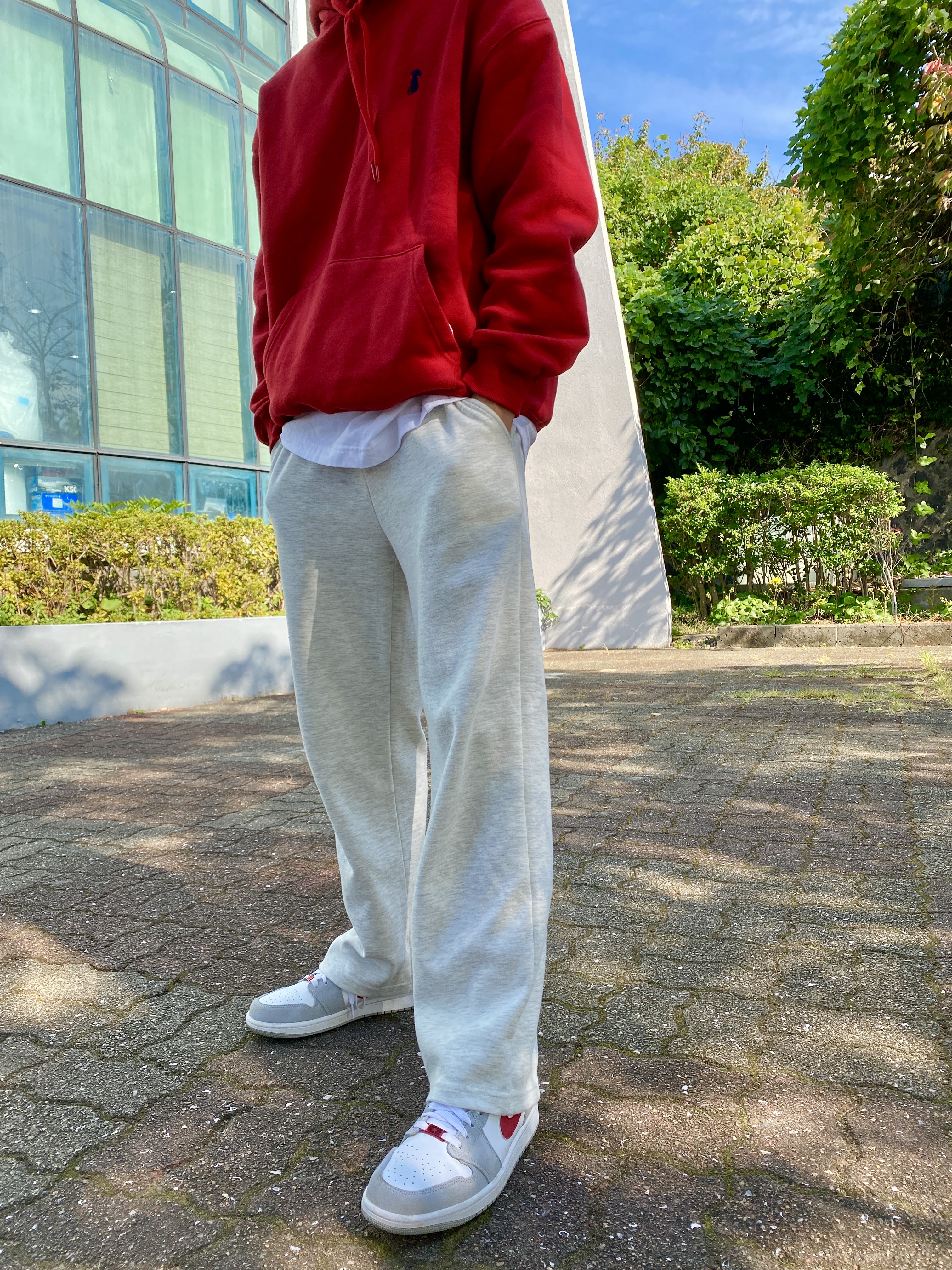 Jordan 1 Low SE Light Smoke Grey Gym Red 착용 스타일