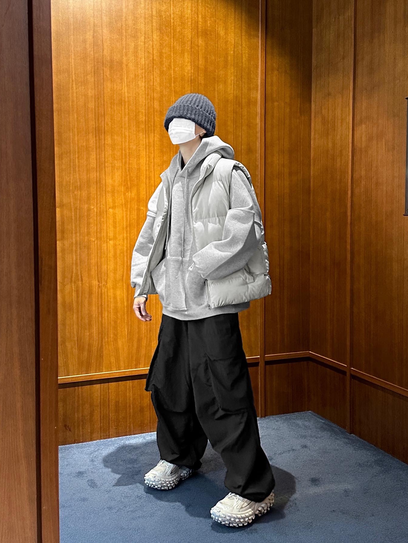Balenciaga Defender Sneakers Beige 착용 스타일 - 5
