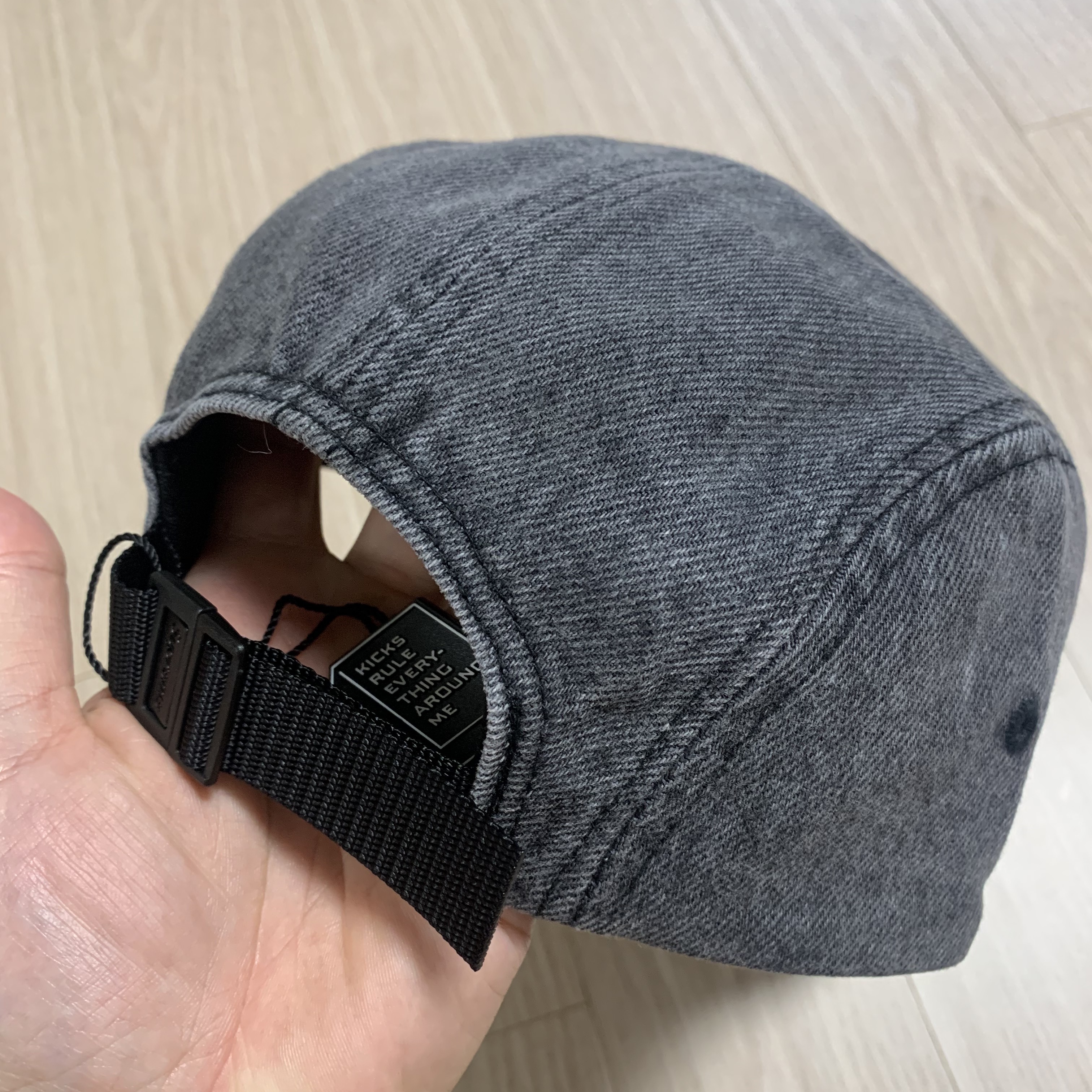 Supreme Denim Camp Cap Washed Black - 22FW 착용 스타일 - 3