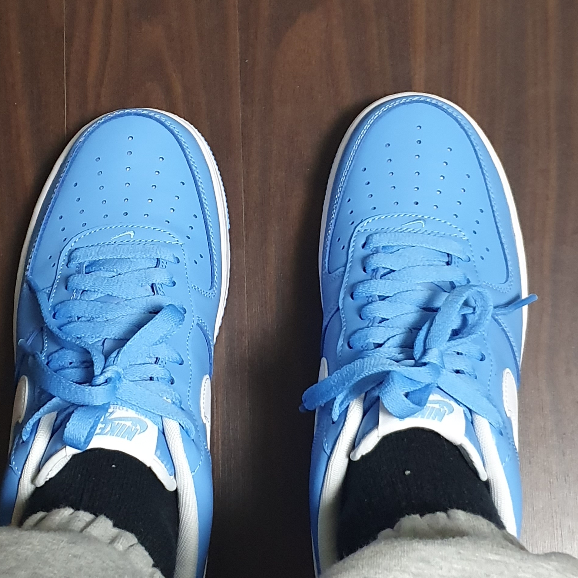 Nike Air Force 1 '07 Low University Blue 착용 스타일 - 1