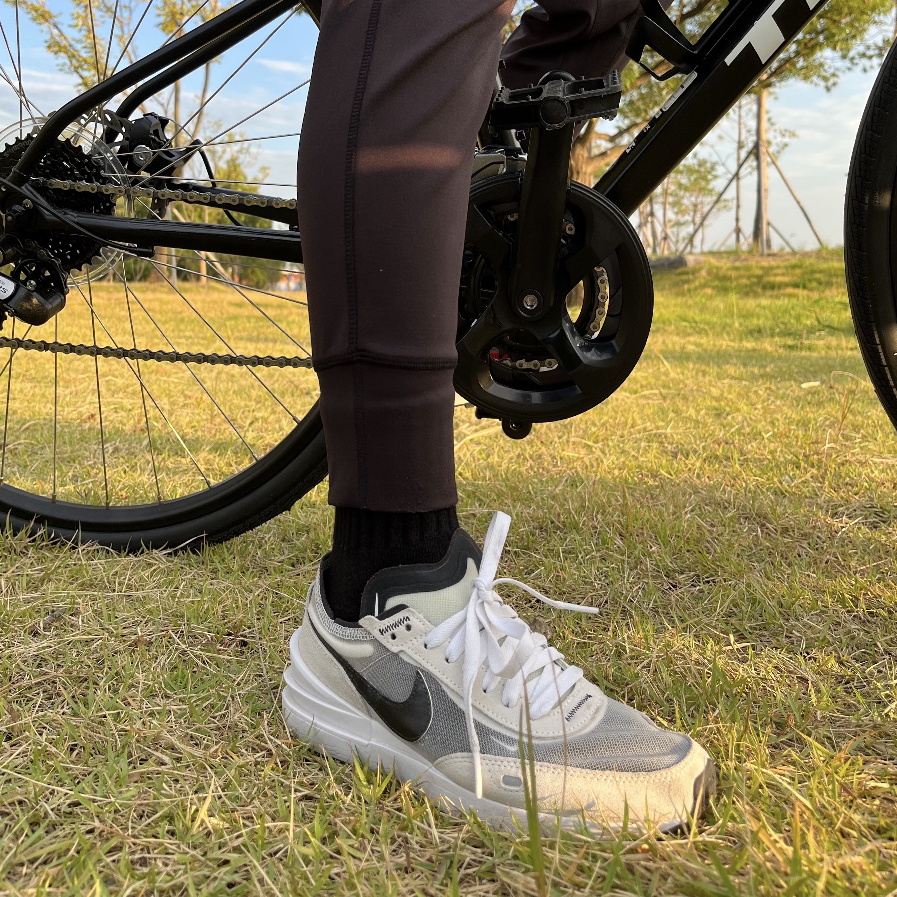 Nike x Sacai x Clot LDWaffle Cool Grey, Nike x Sacai x Undercover LDWaffle Midnight Spruce University Red 착용 스타일 - 3