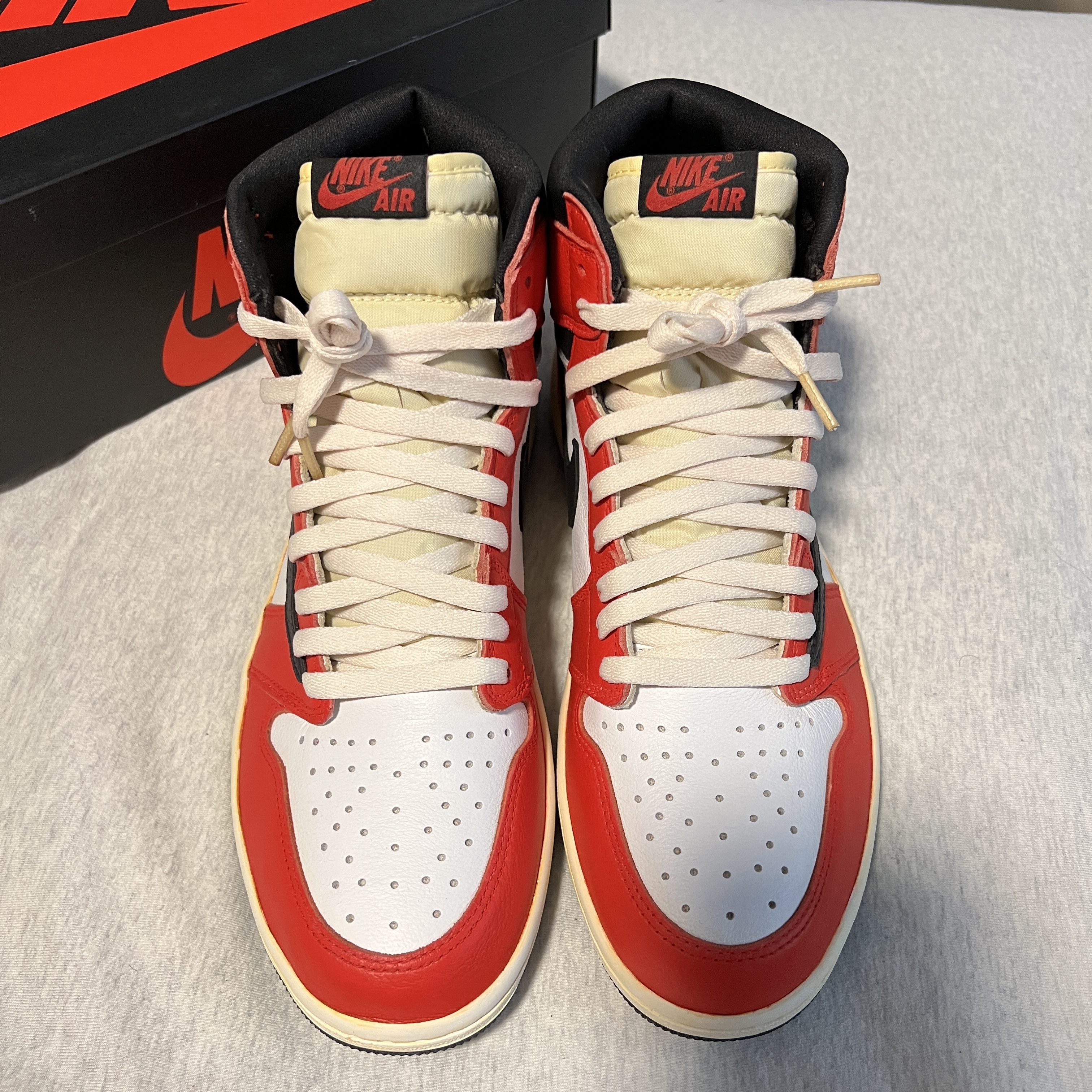 Jordan 1 Retro High OG Light Fusion Red 착용 스타일 - 4