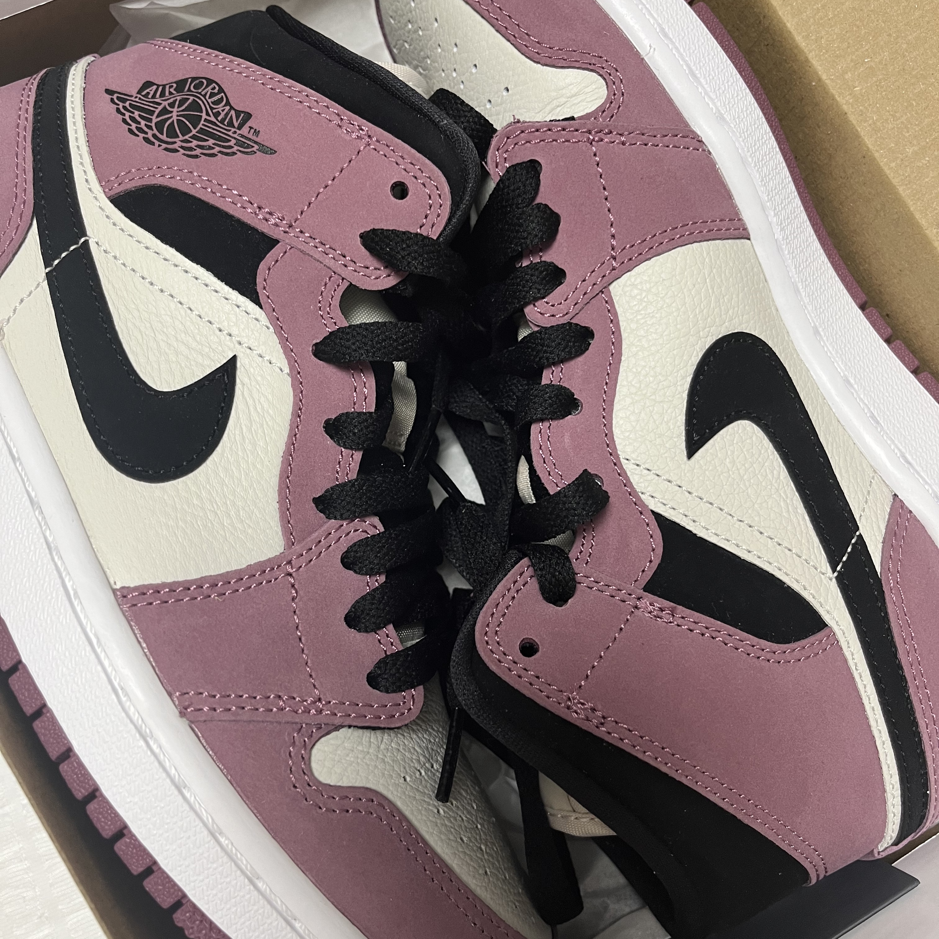 (W) Jordan 1 Mid SE Light Mulberry 착용 스타일