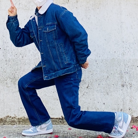 Jordan 1 Retro High OG Hyper Royal 착용 스타일