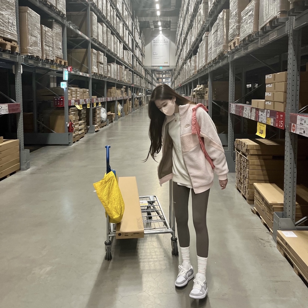 Nike Big Swoosh Full Zip Jacket Light Soft Pink Pink Oxford, (W) Jordan 1 Low White Wolf Grey 착용 스타일