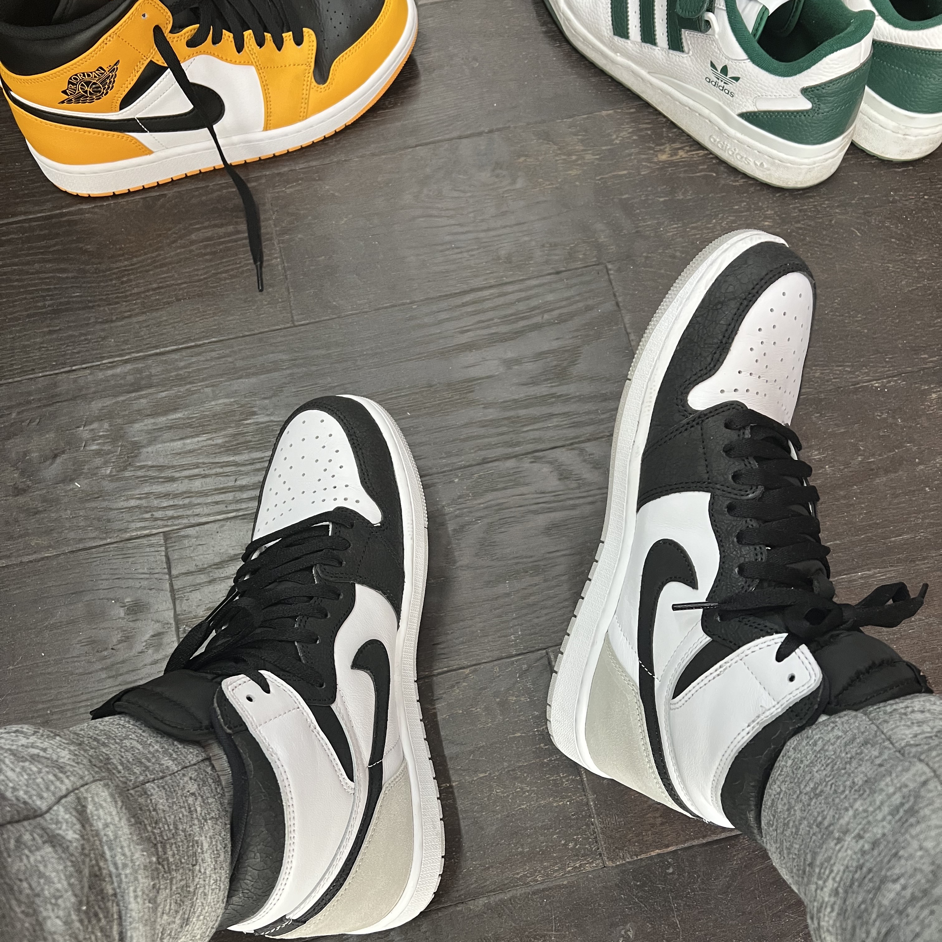 Jordan 1 Retro High OG Bleached Coral 착용 스타일