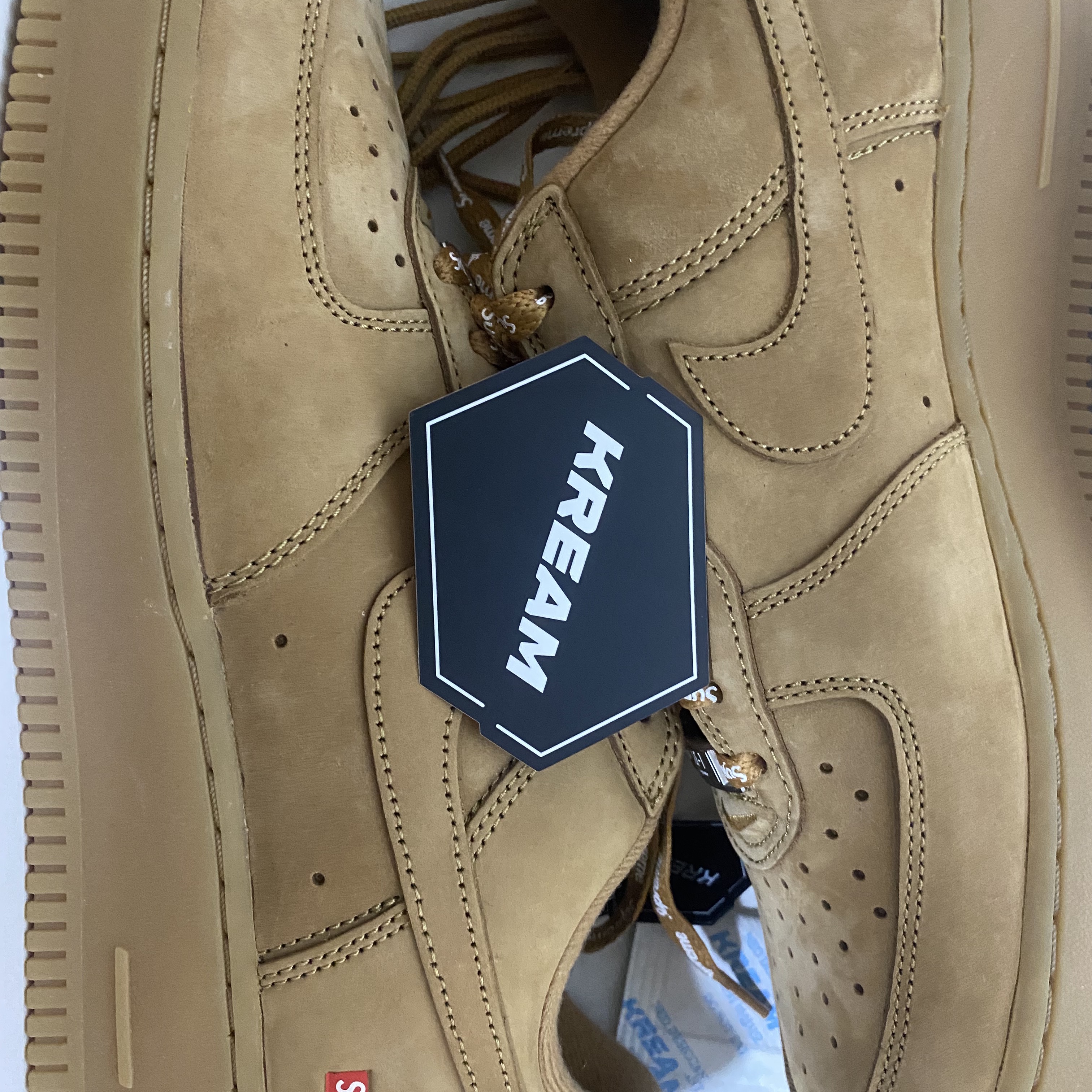 Nike x Supreme Air Force 1 Low Flax 착용 스타일 - 3