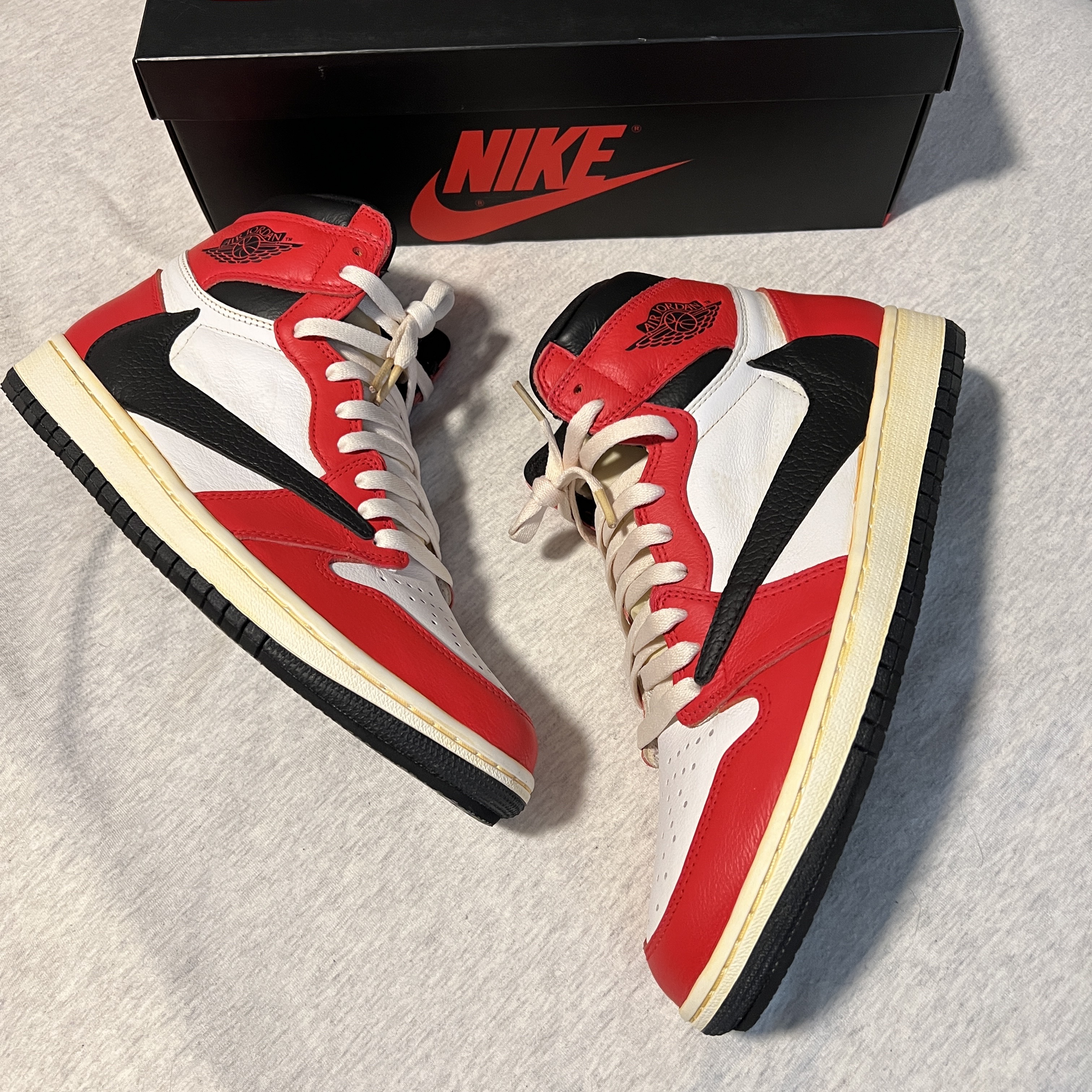 Jordan 1 Retro High OG Light Fusion Red 착용 스타일 - 2
