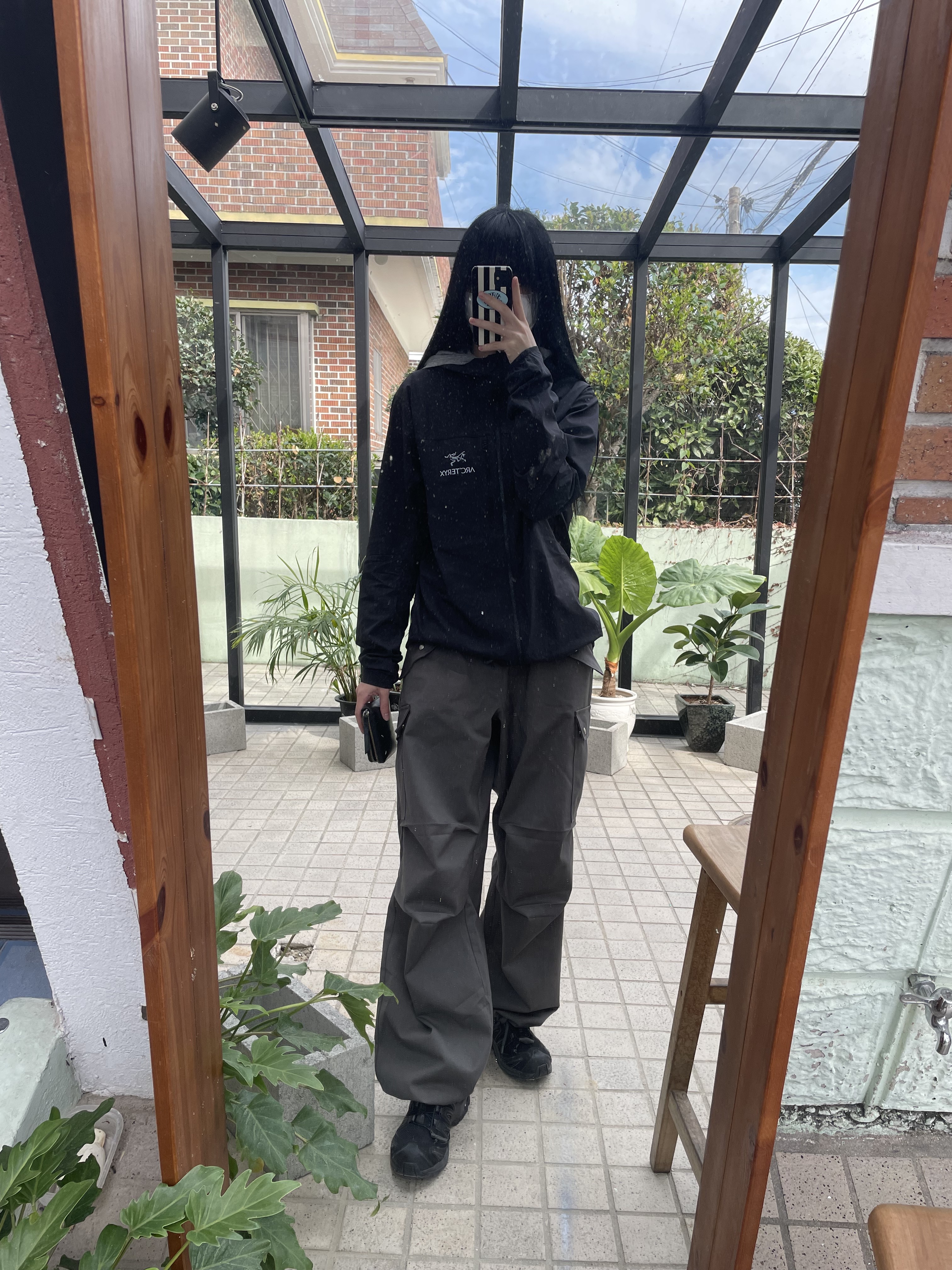 Arc'teryx Squamish Hoody Black 착용 스타일 - 2