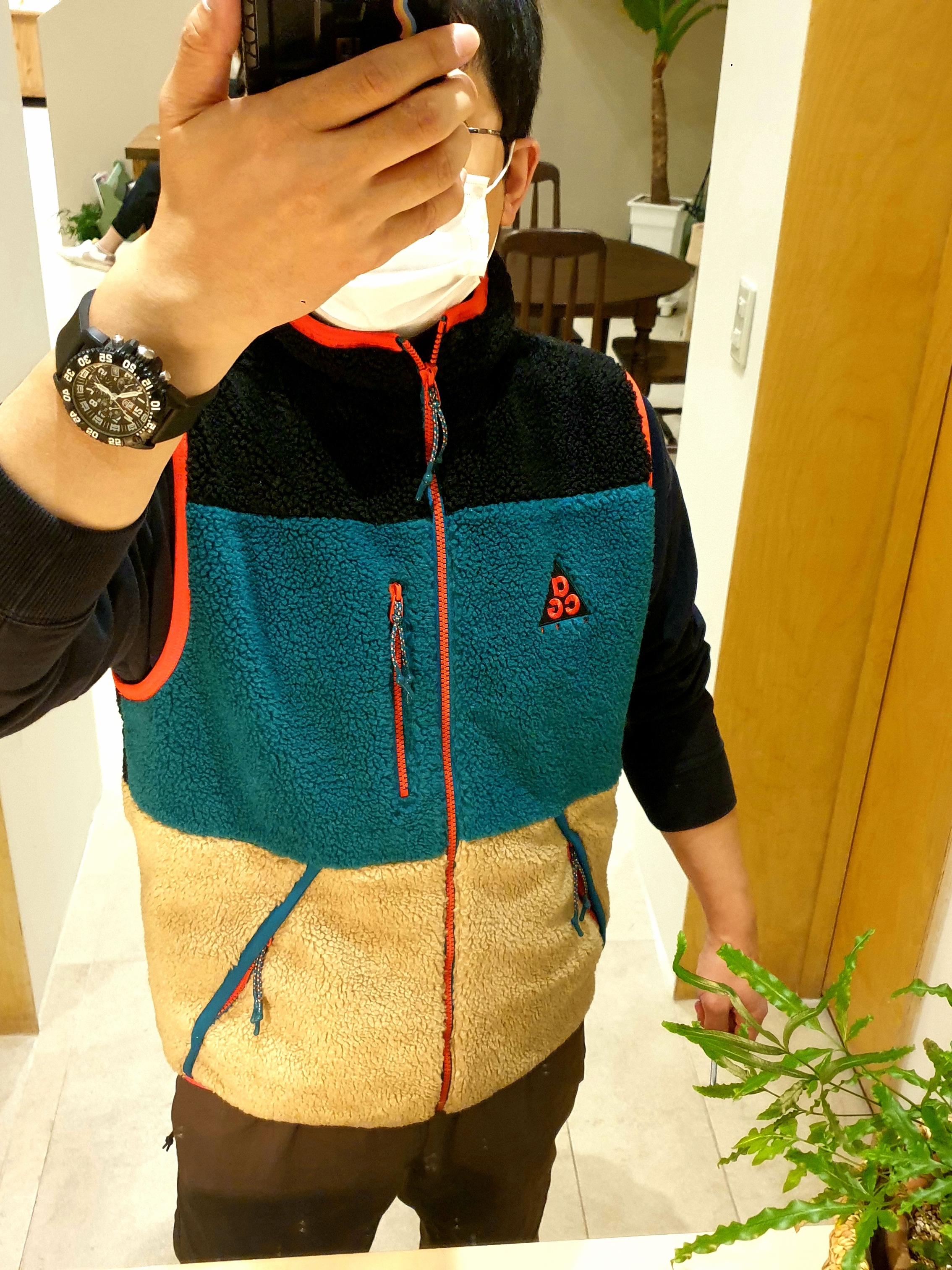 Nike ACG Trail Pants Velvet Brown - Asia, Nike ACG Vest Black Parachute Beige Geode Teal - Asia 착용 스타일 - 1