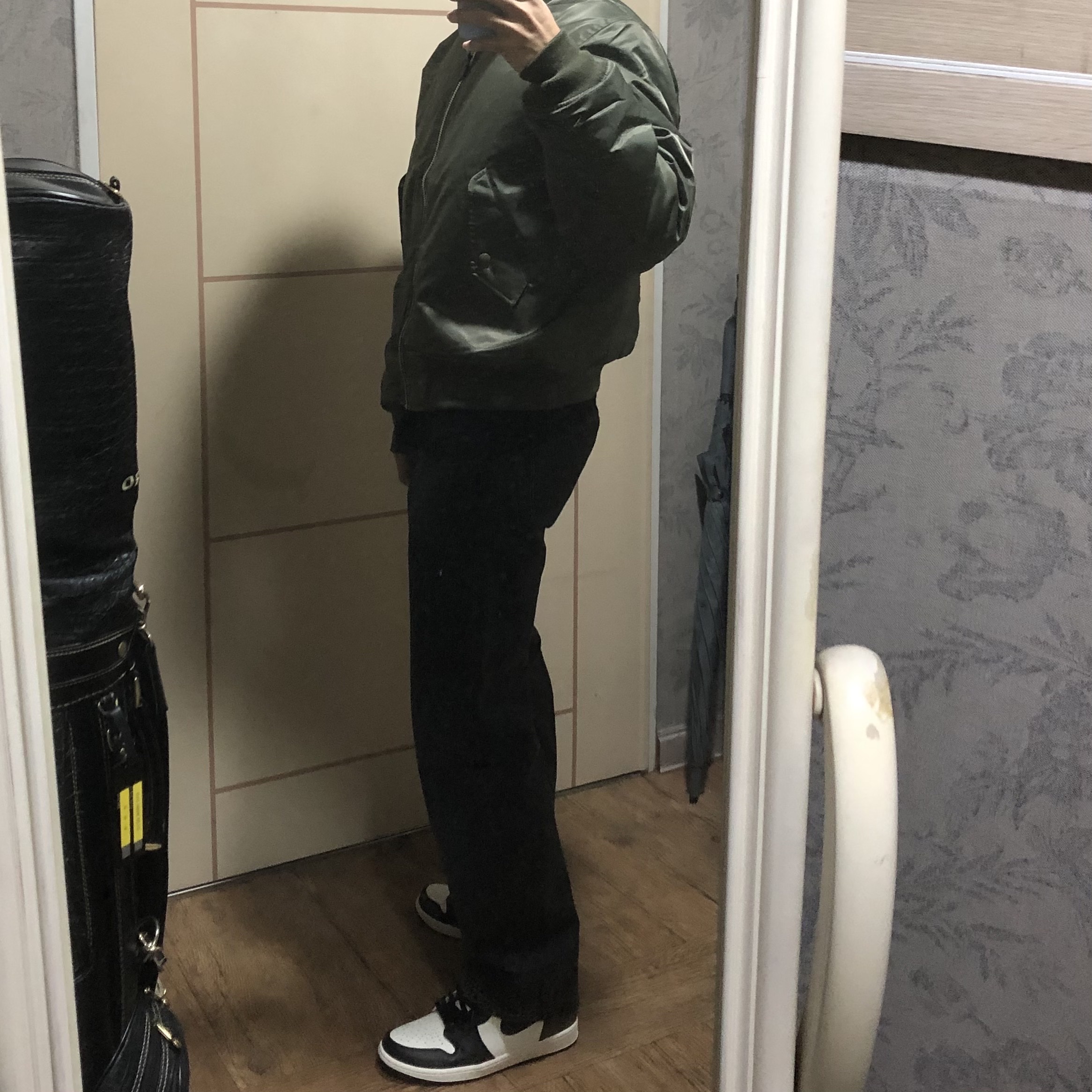 Jordan 1 Retro High OG Black Mocha 착용 스타일