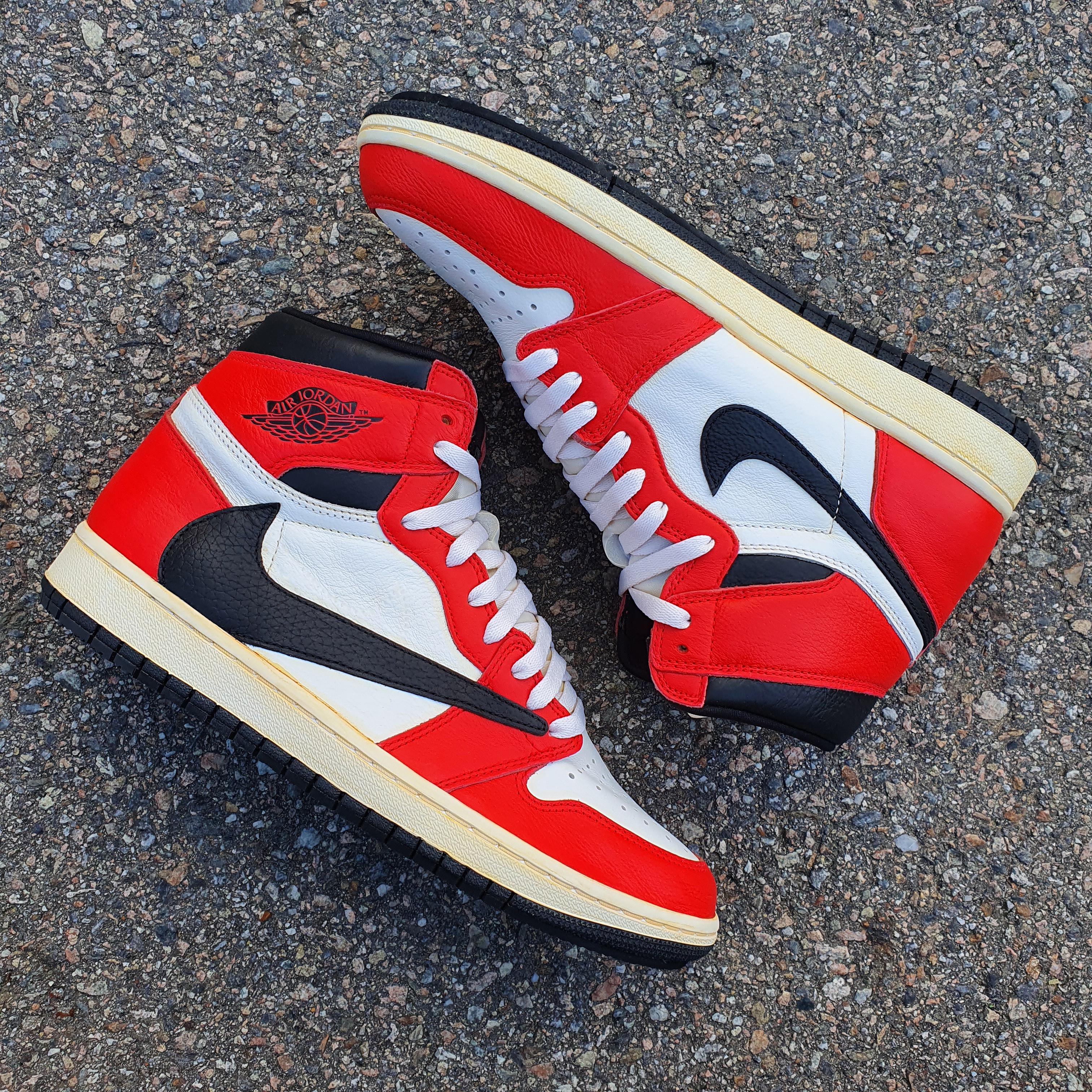 Jordan 1 Retro High OG Light Fusion Red 착용 스타일 - 1